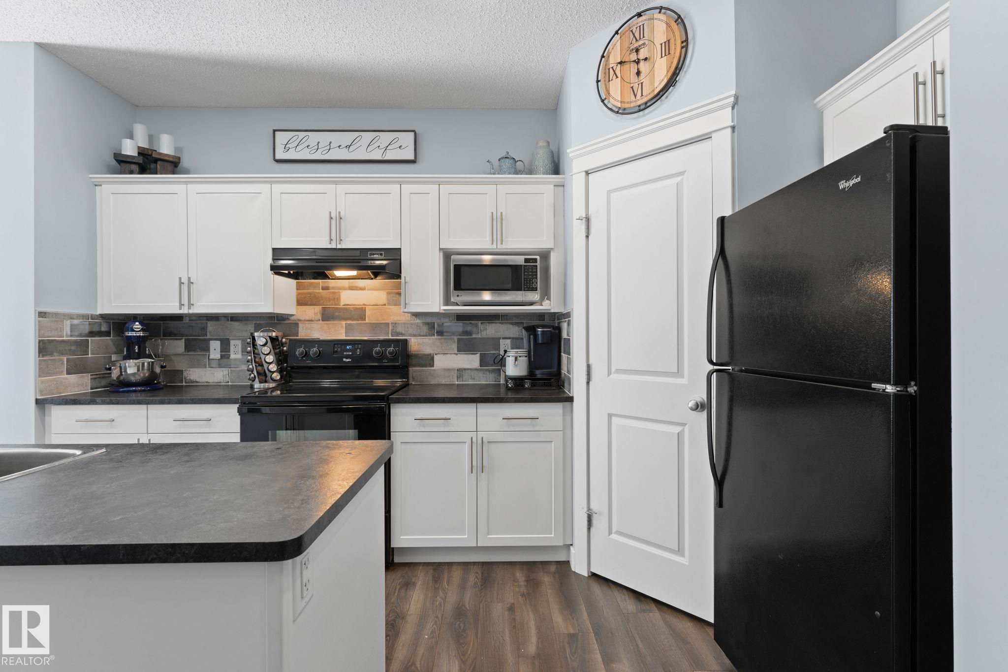 Photo 9 at 43 Meadowview Court, McLaughlin, Spruce Grove