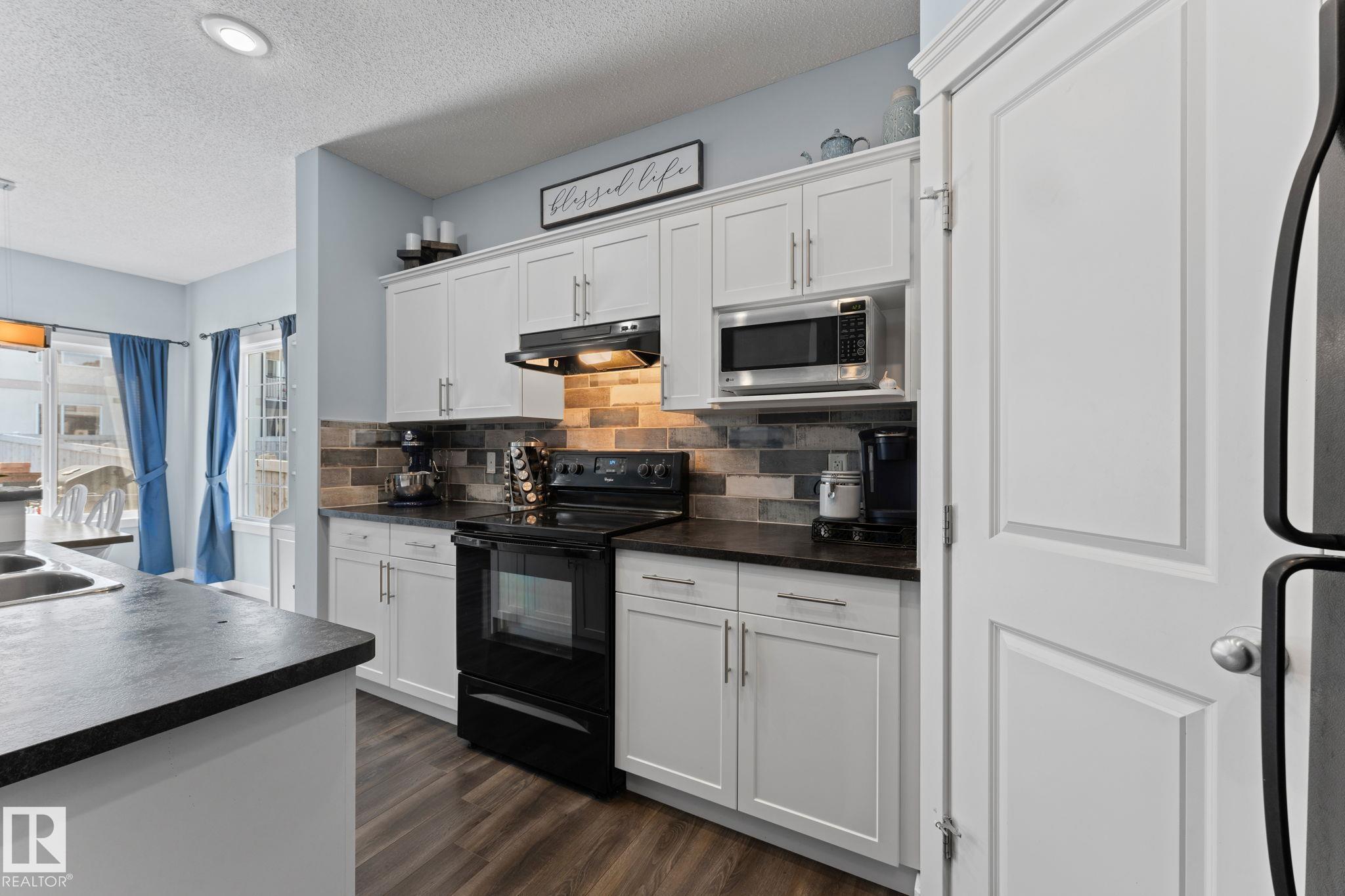 Photo 10 at 43 Meadowview Court, McLaughlin, Spruce Grove