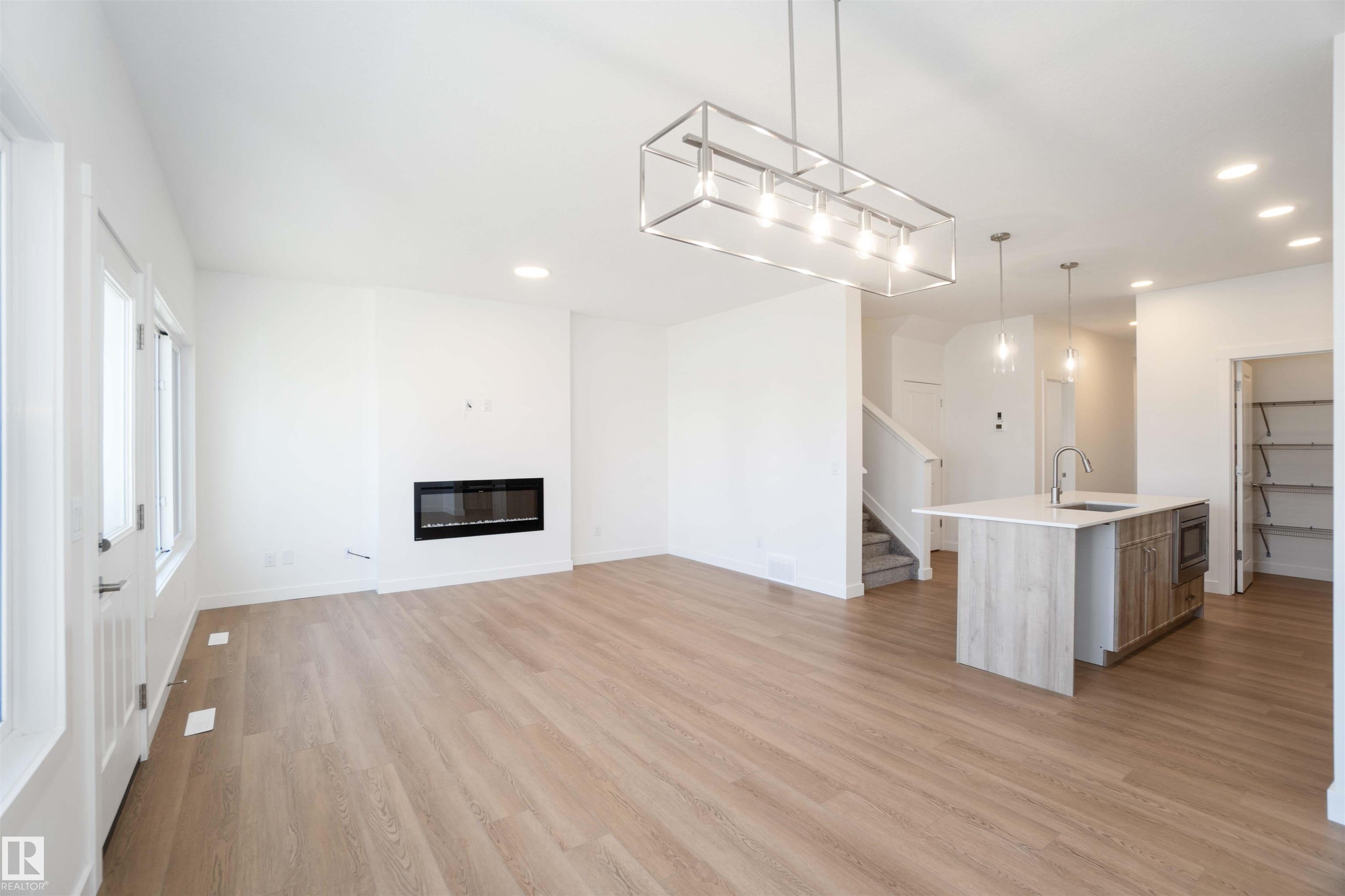 4027 207 Street NW, Edgemont, Edmonton