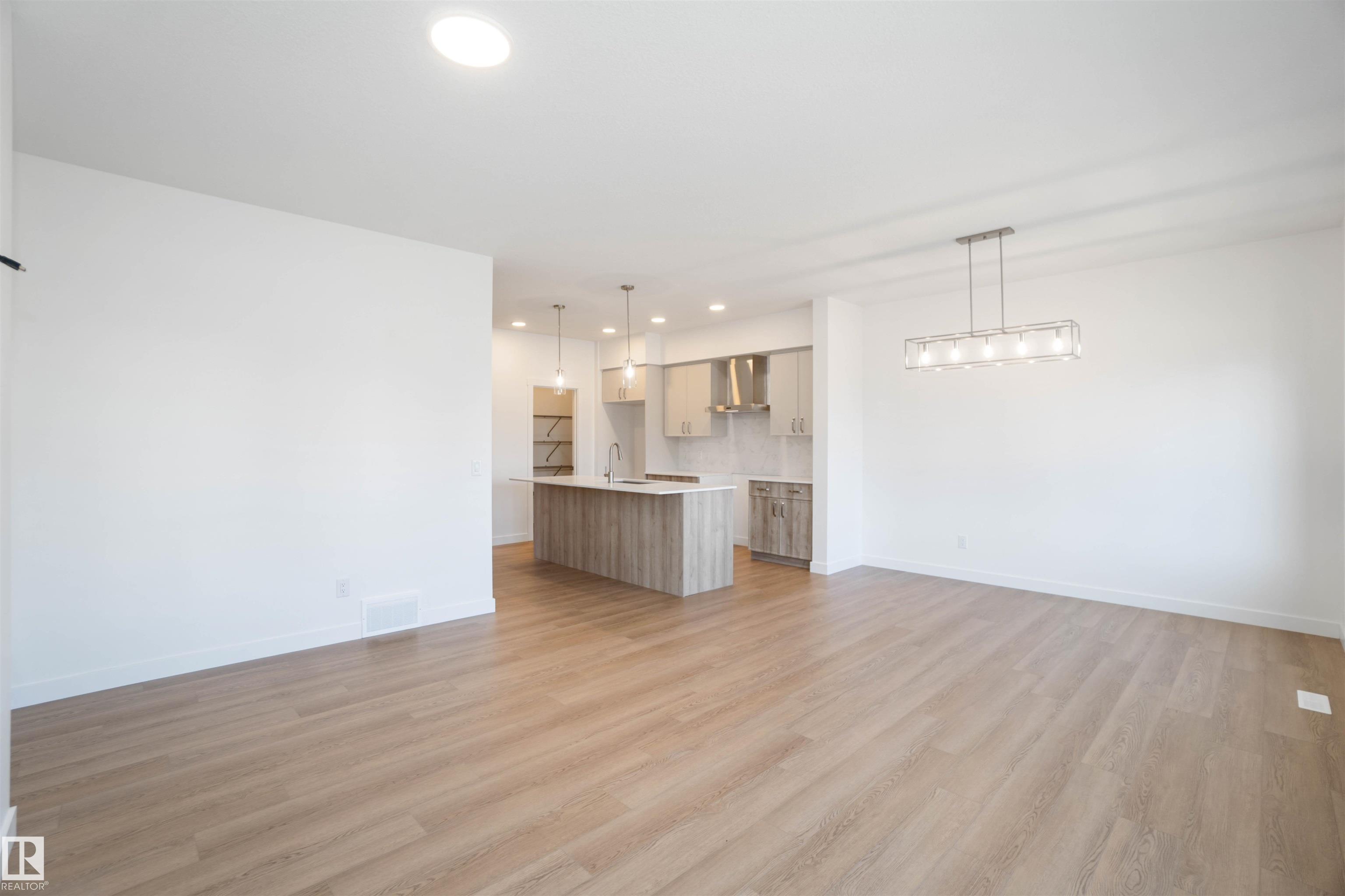 4027 207 Street NW, Edgemont, Edmonton