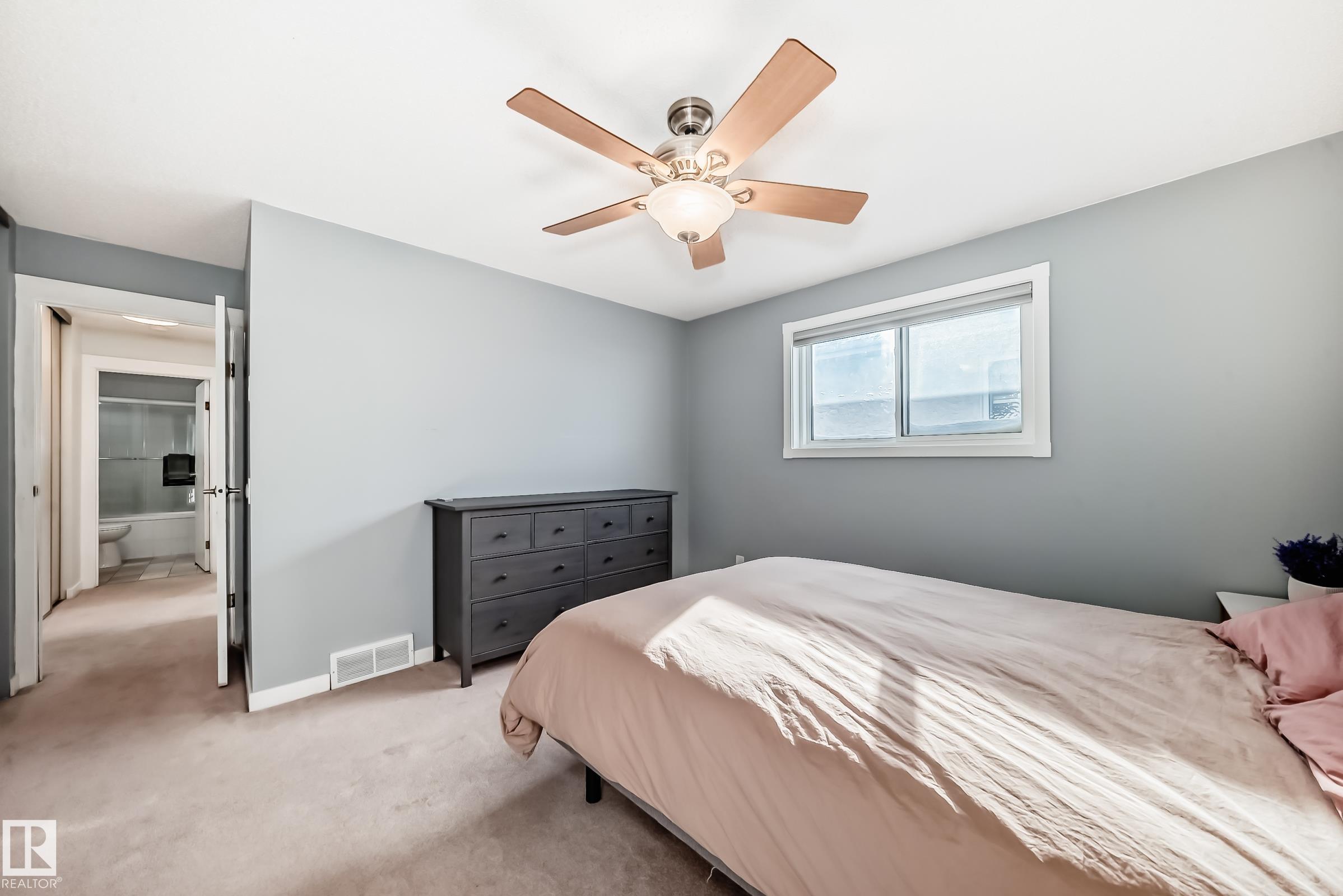 Photo 20 at 7011 190b Street NW, Lymburn, Edmonton