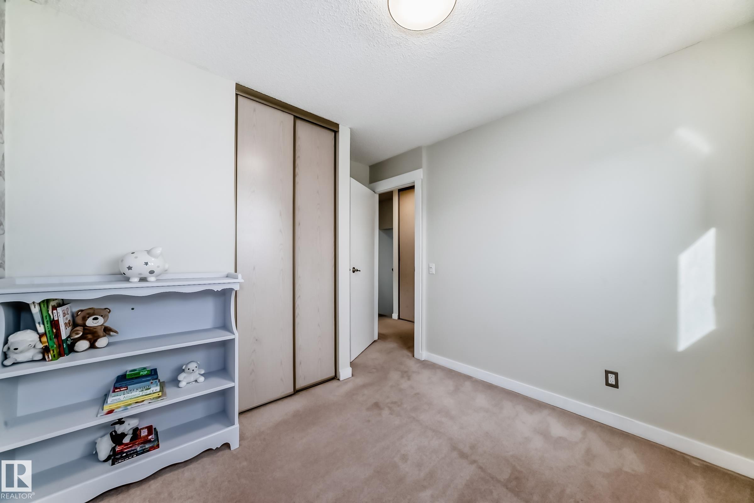 Photo 25 at 7011 190b Street NW, Lymburn, Edmonton