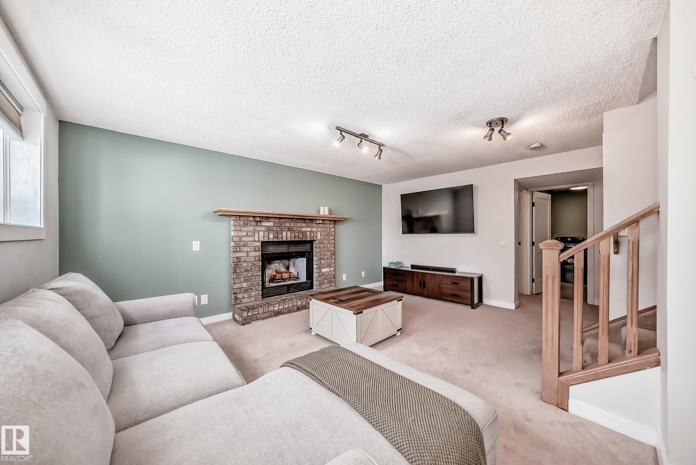 Photo 29 at 7011 190b Street NW, Lymburn, Edmonton