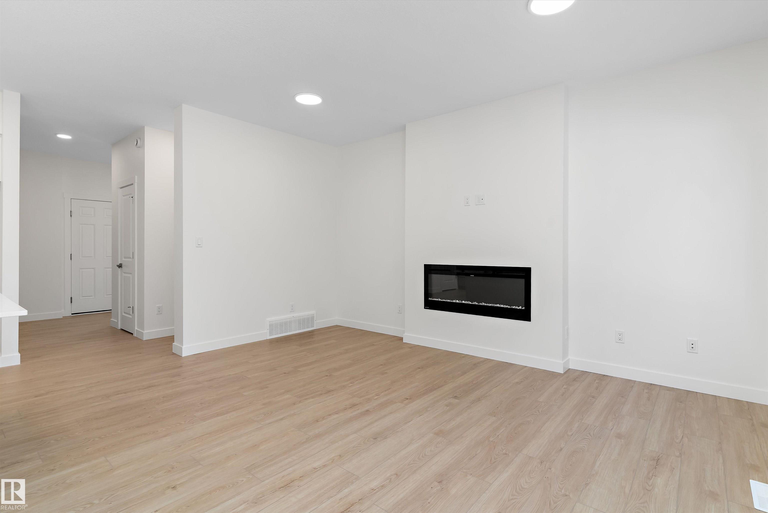 Photo 16 at 4015 207 Street NW, Edgemont, Edmonton