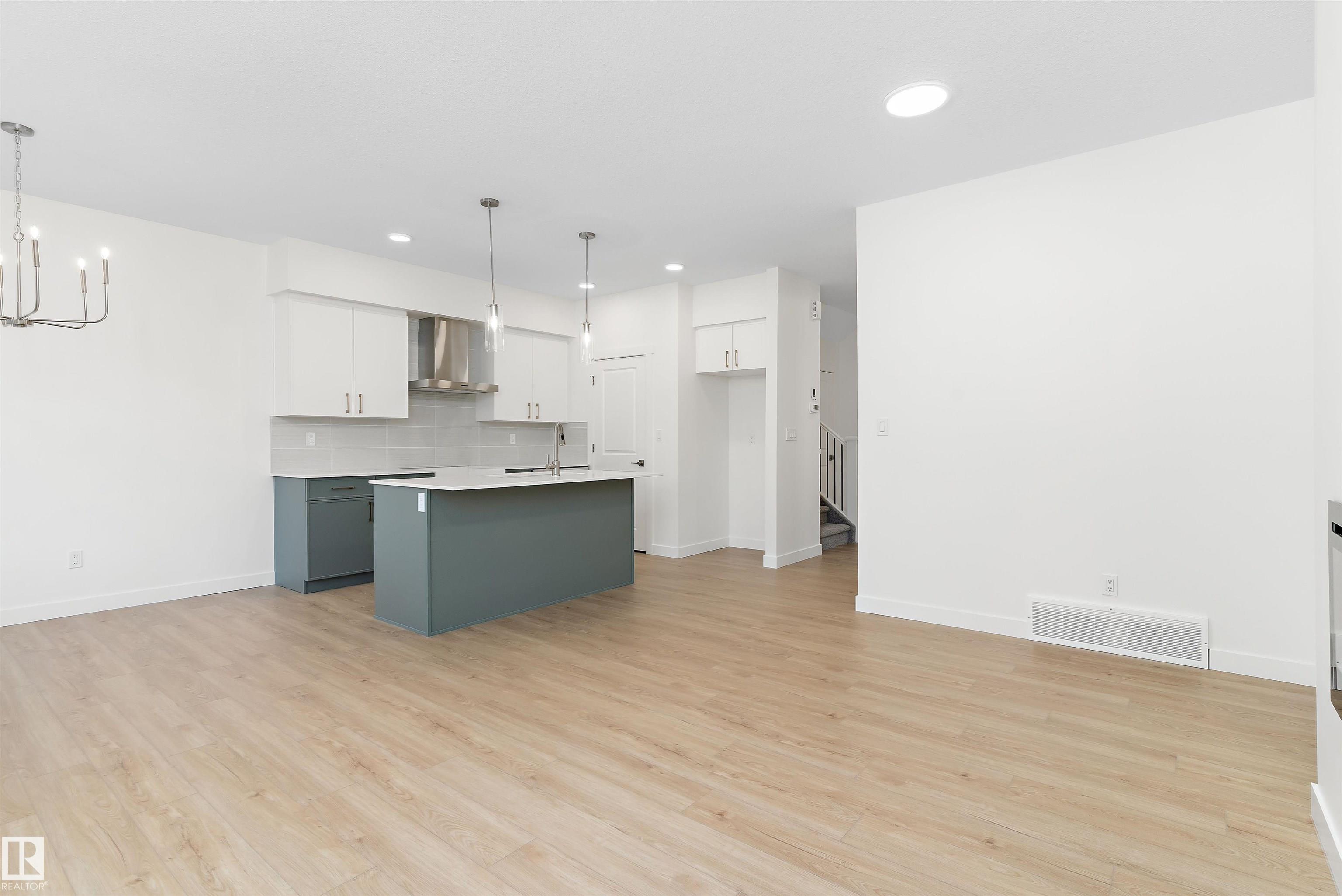 Photo 18 at 4015 207 Street NW, Edgemont, Edmonton