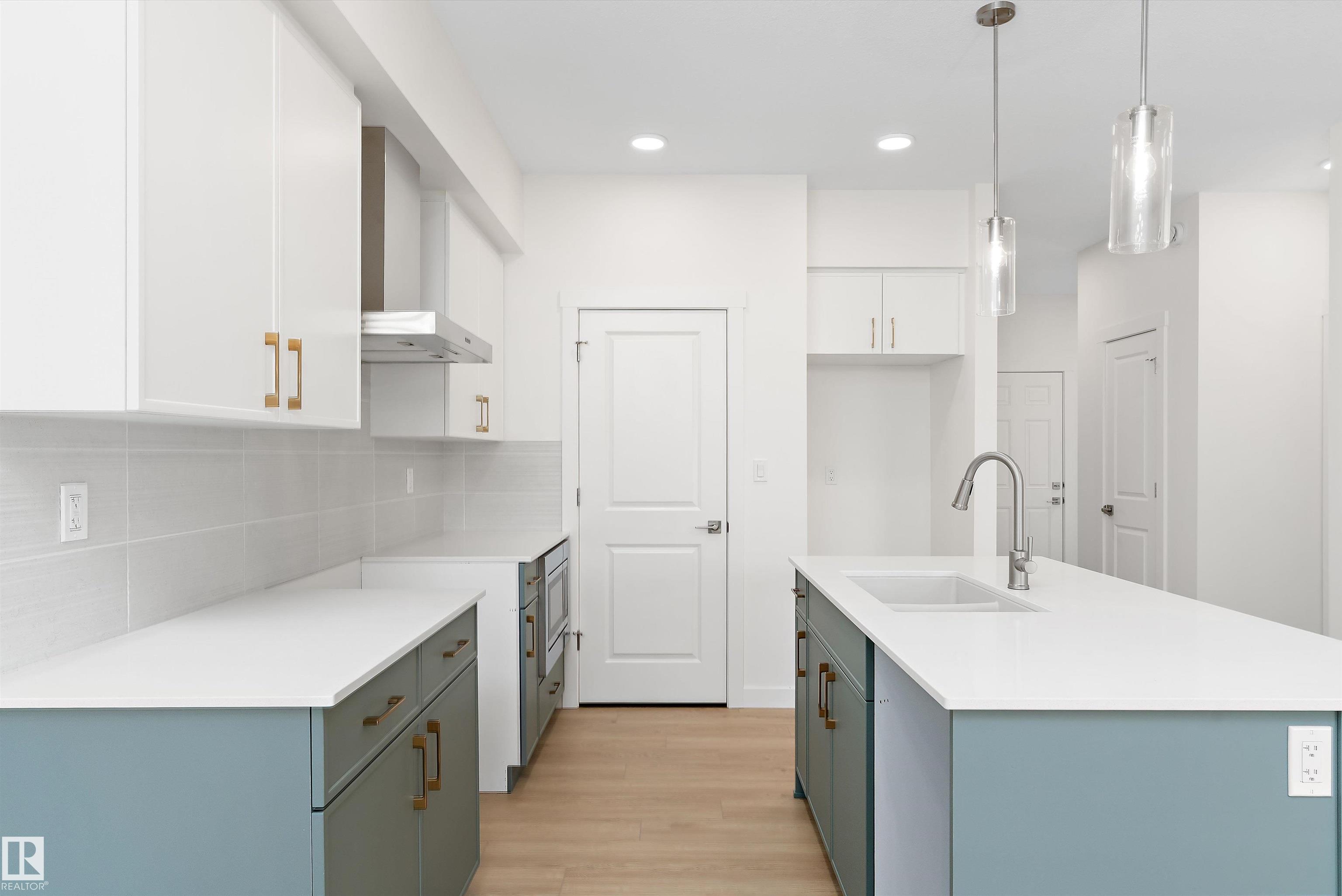 Photo 10 at 4015 207 Street NW, Edgemont, Edmonton