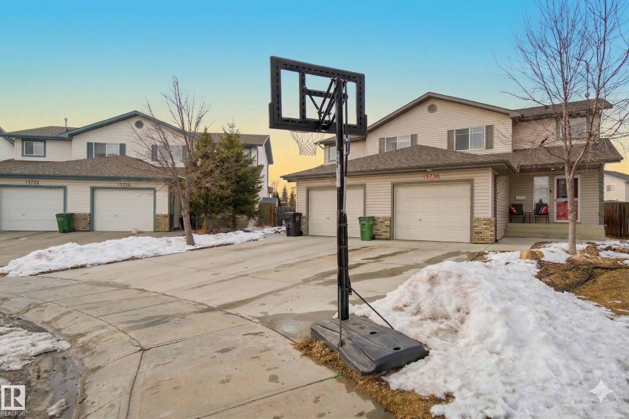 15736 141 Street NW, Carlton, Edmonton