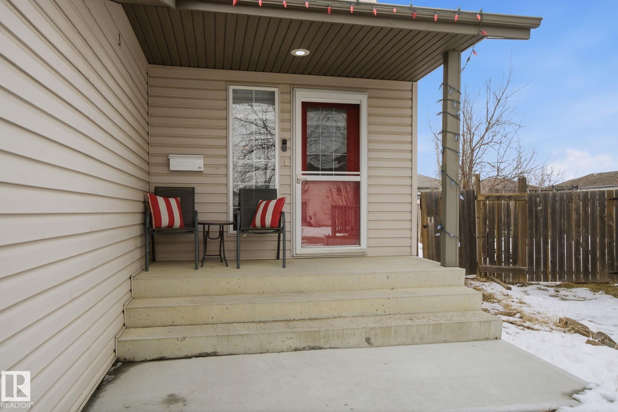 15736 141 Street NW, Carlton, Edmonton