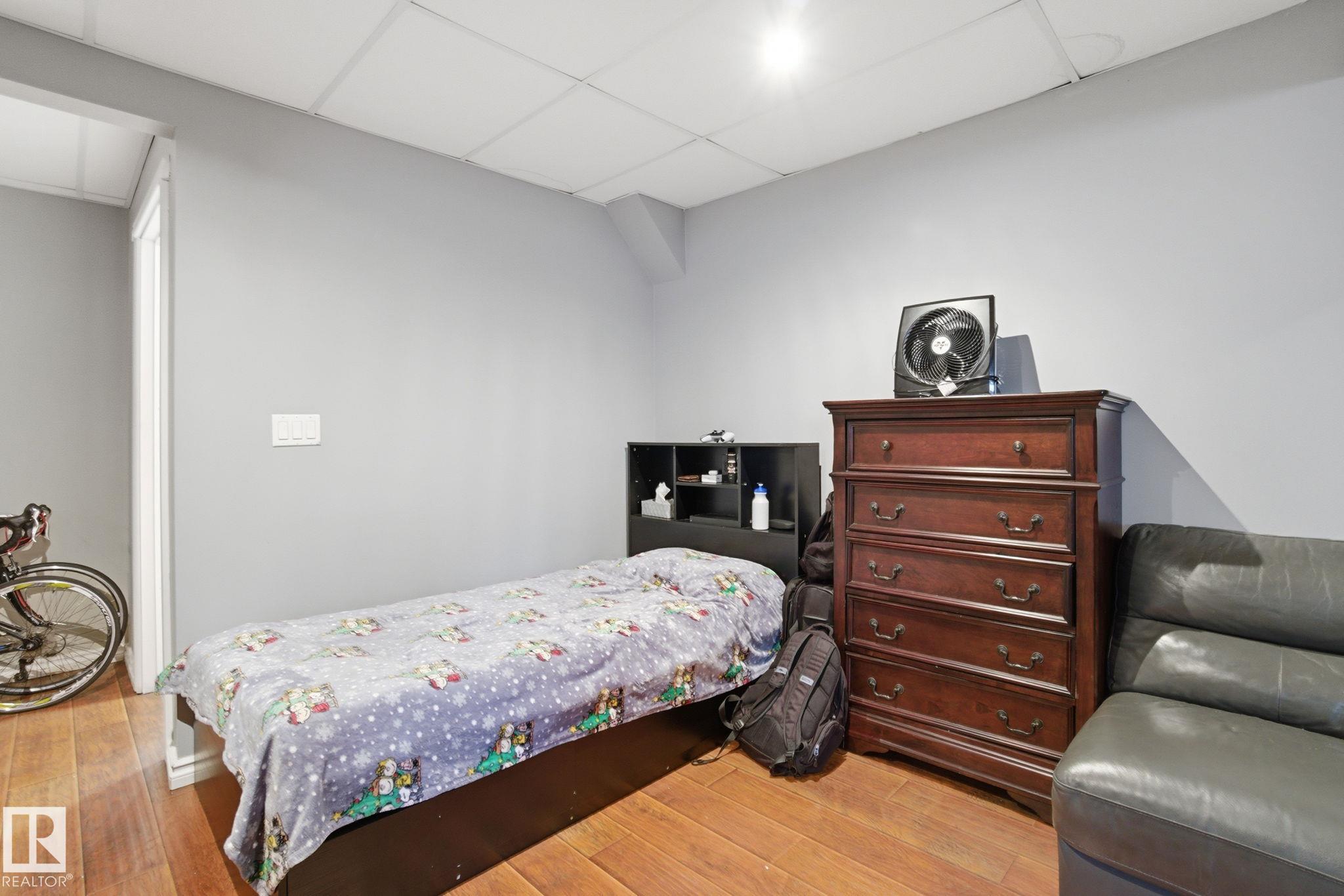 Photo 32 at 15736 141 Street NW, Carlton, Edmonton