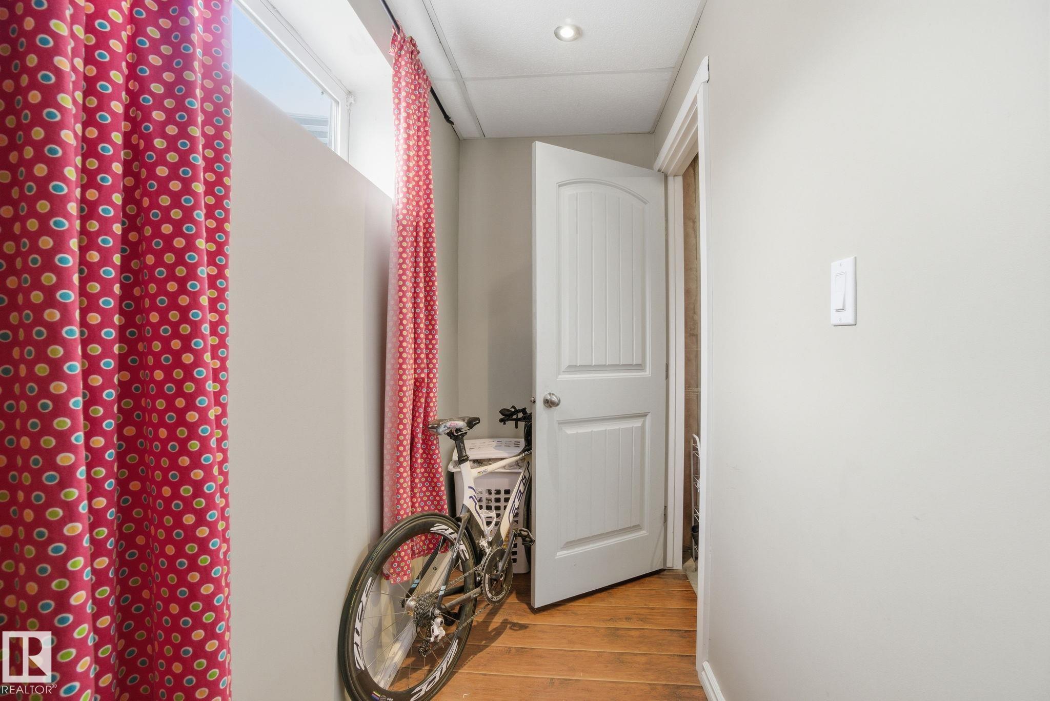 Photo 36 at 15736 141 Street NW, Carlton, Edmonton