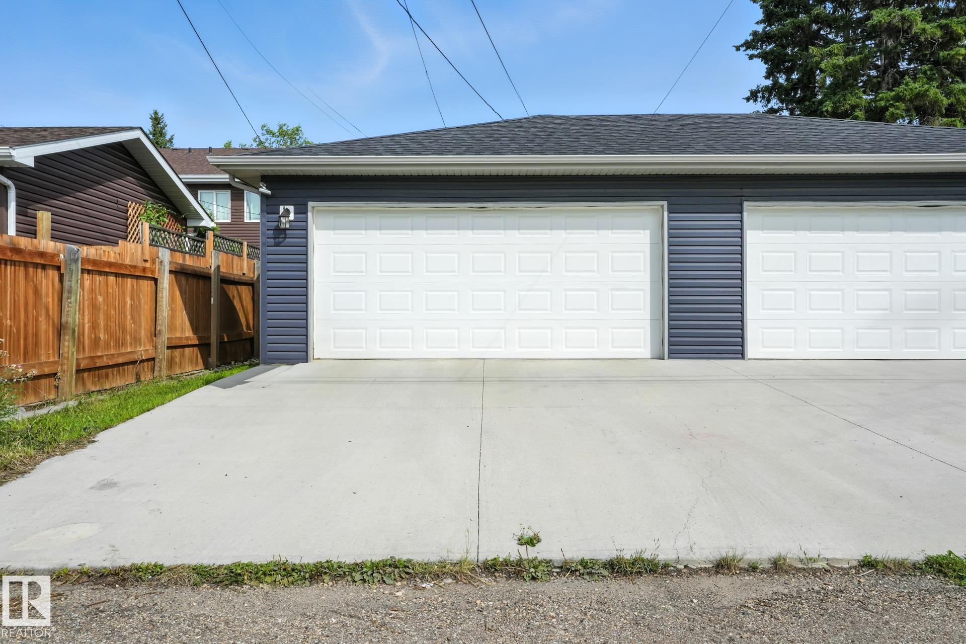 Photo 30 at 10438 154 Street NW, Canora, Edmonton