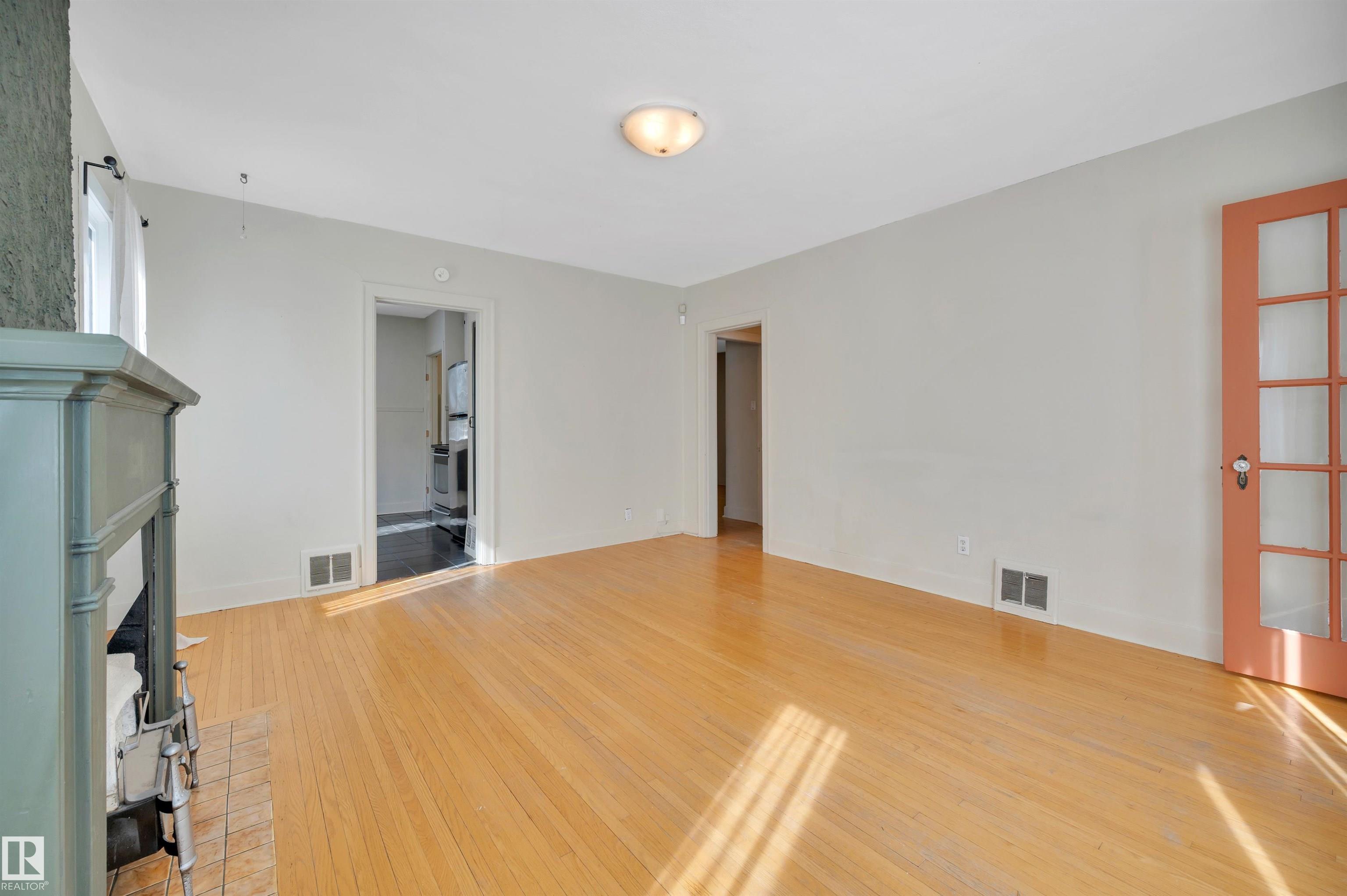 Photo 13 at 11608 91 Street NW, Alberta Avenue, Edmonton