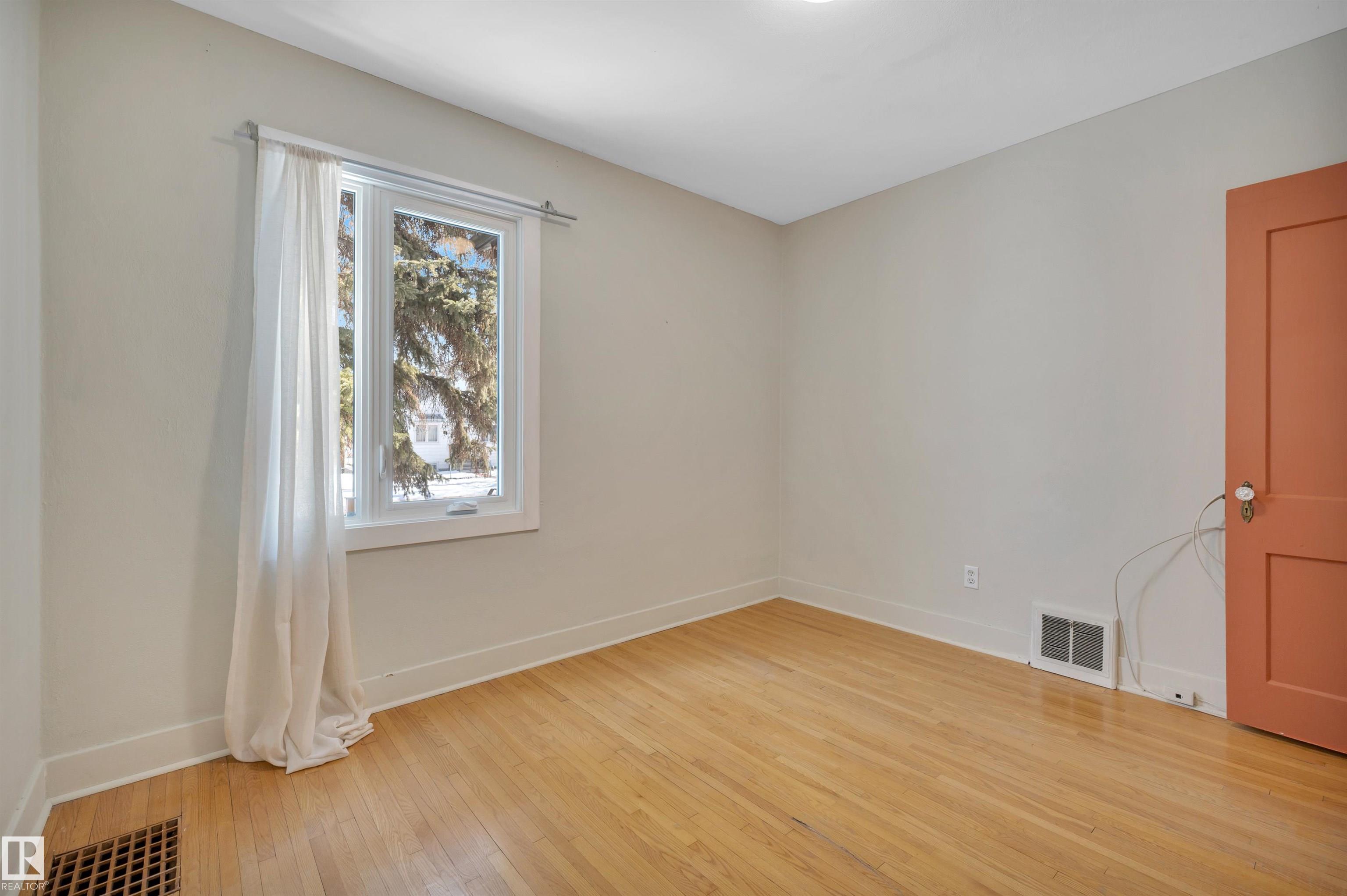 Photo 23 at 11608 91 Street NW, Alberta Avenue, Edmonton