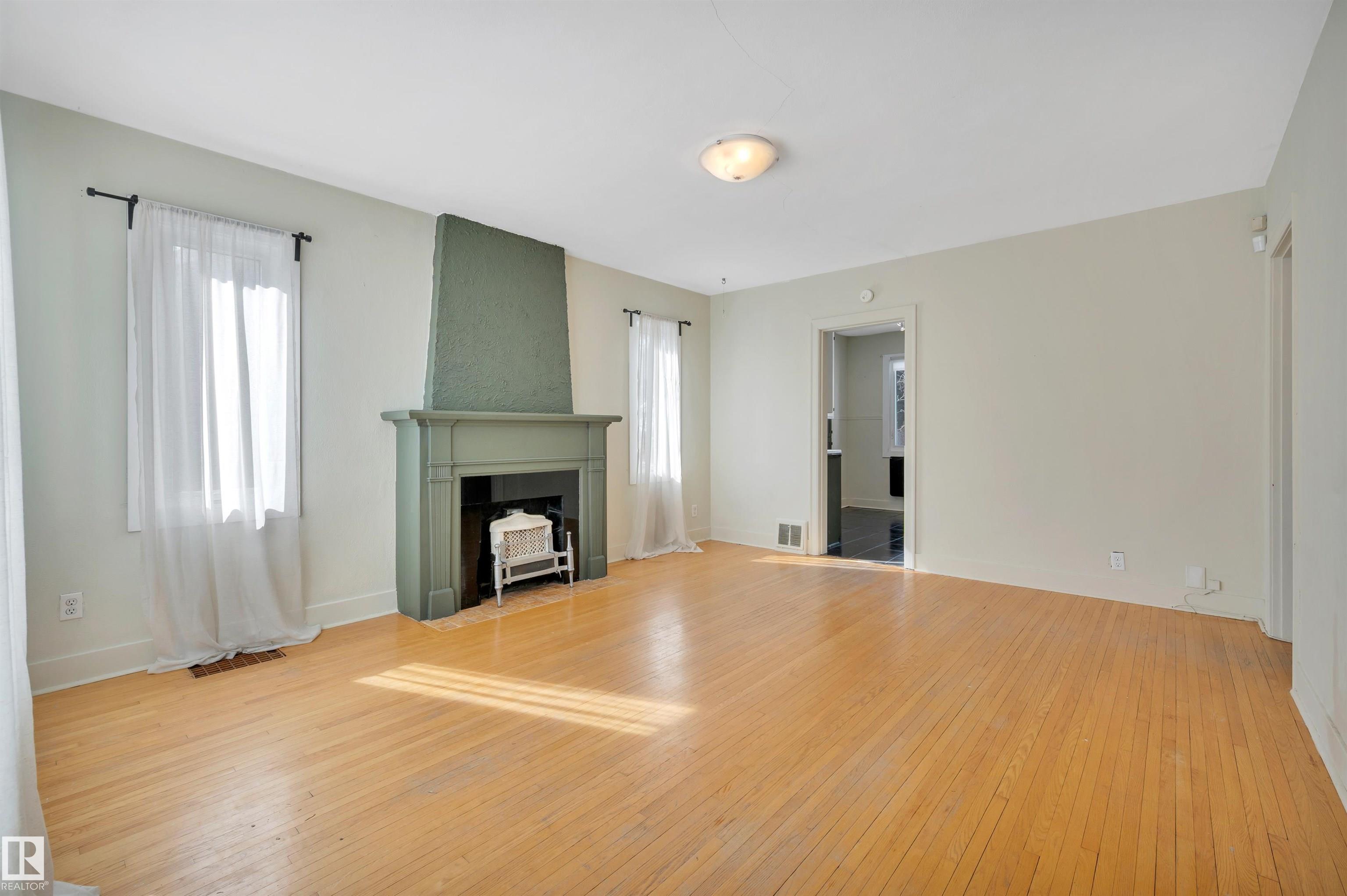 Photo 10 at 11608 91 Street NW, Alberta Avenue, Edmonton