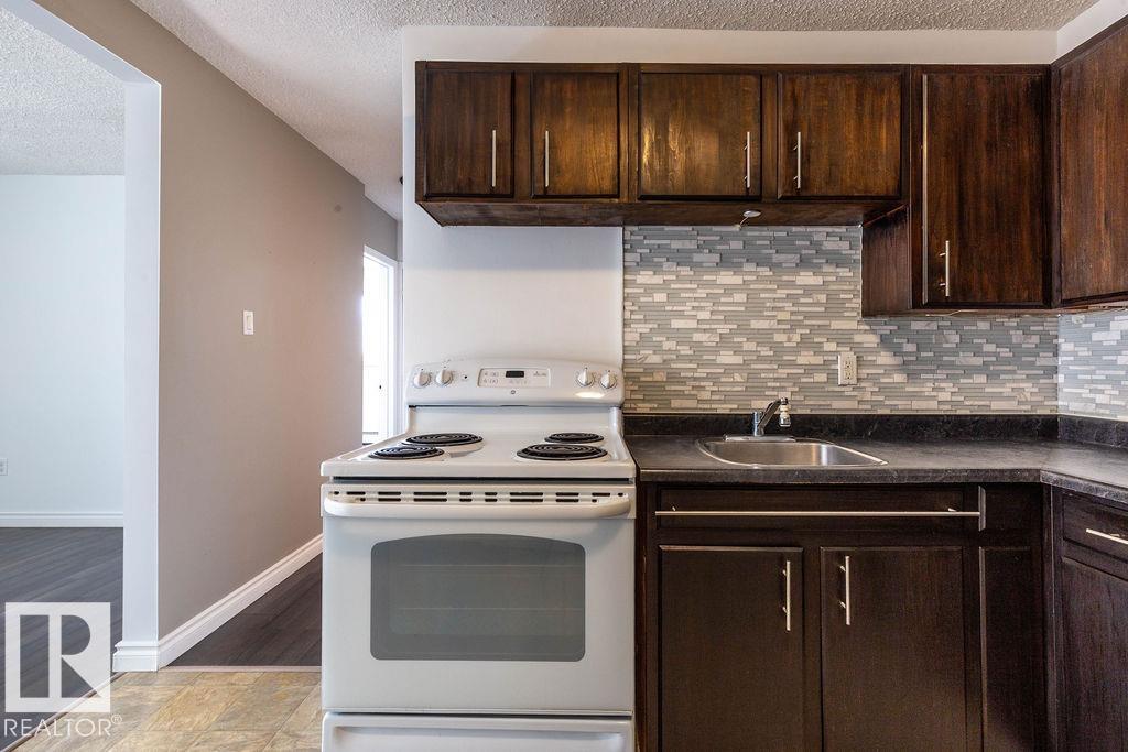 Photo 6 at 7 - 15431 93 Avenue NW, Sherwood, Edmonton