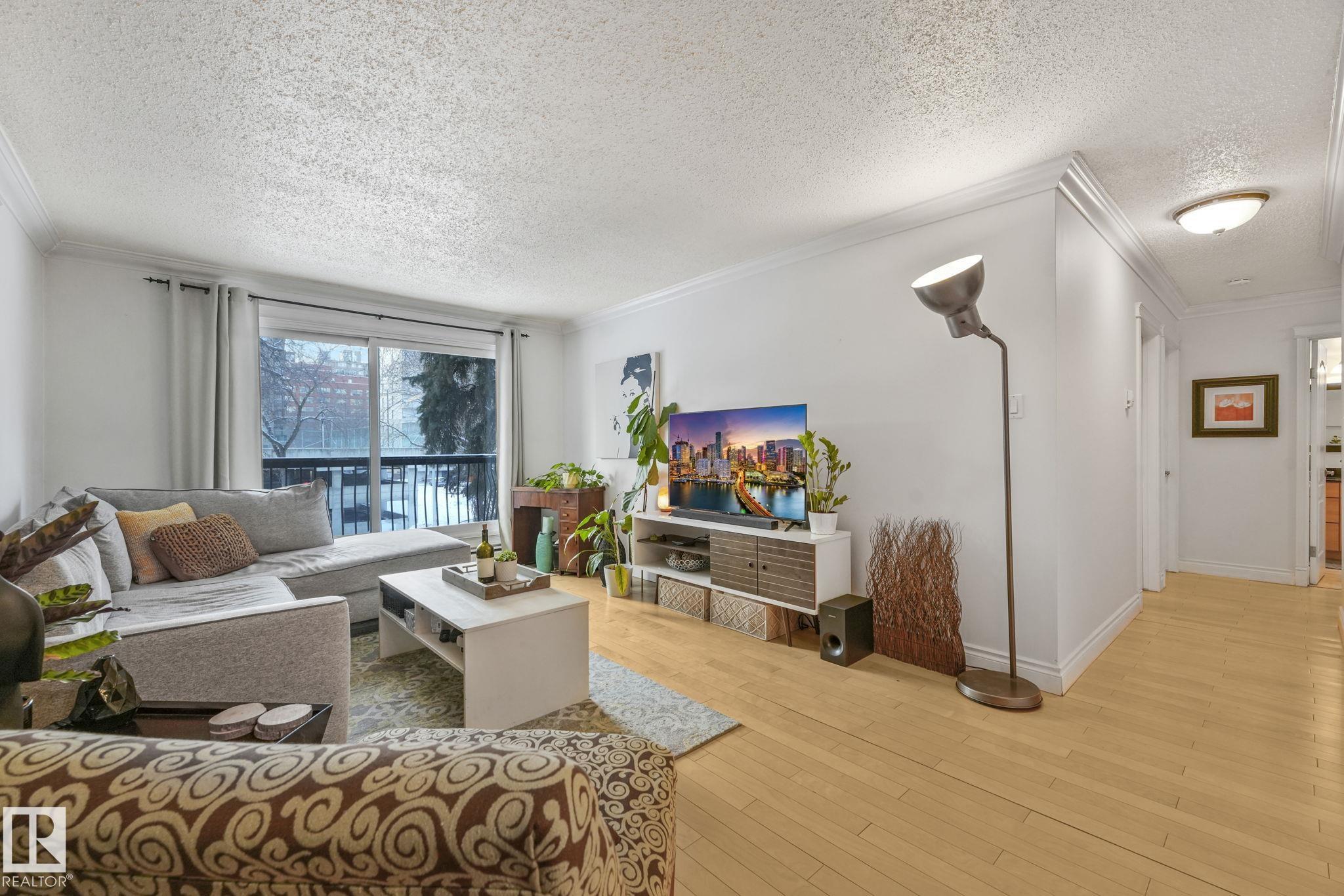 303 - 10165 113 Street NW, Wîhkwêntôwin, Edmonton