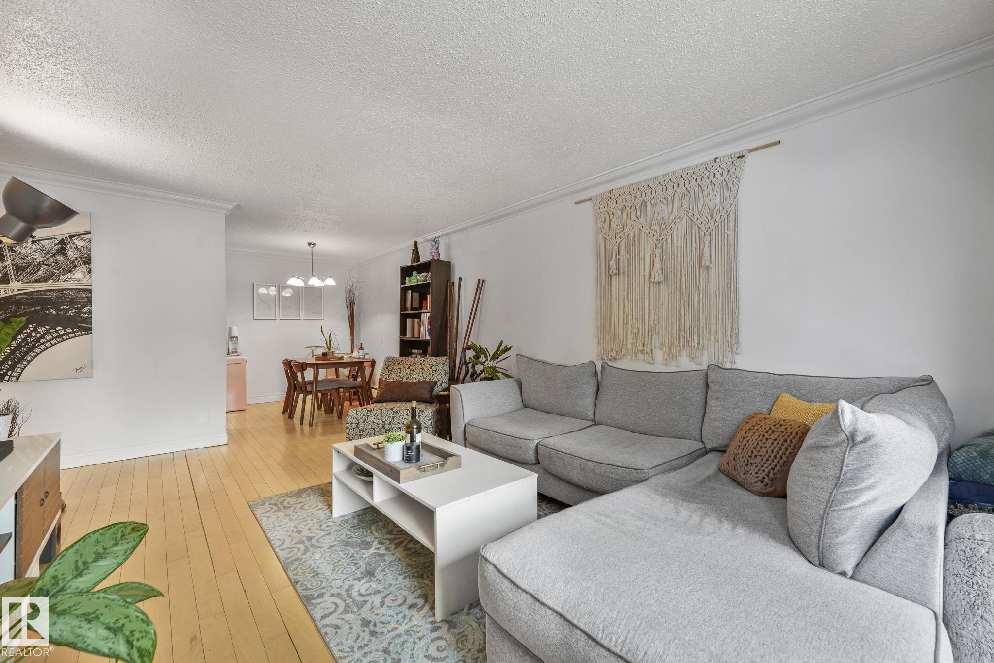 303 - 10165 113 Street NW, Wîhkwêntôwin, Edmonton