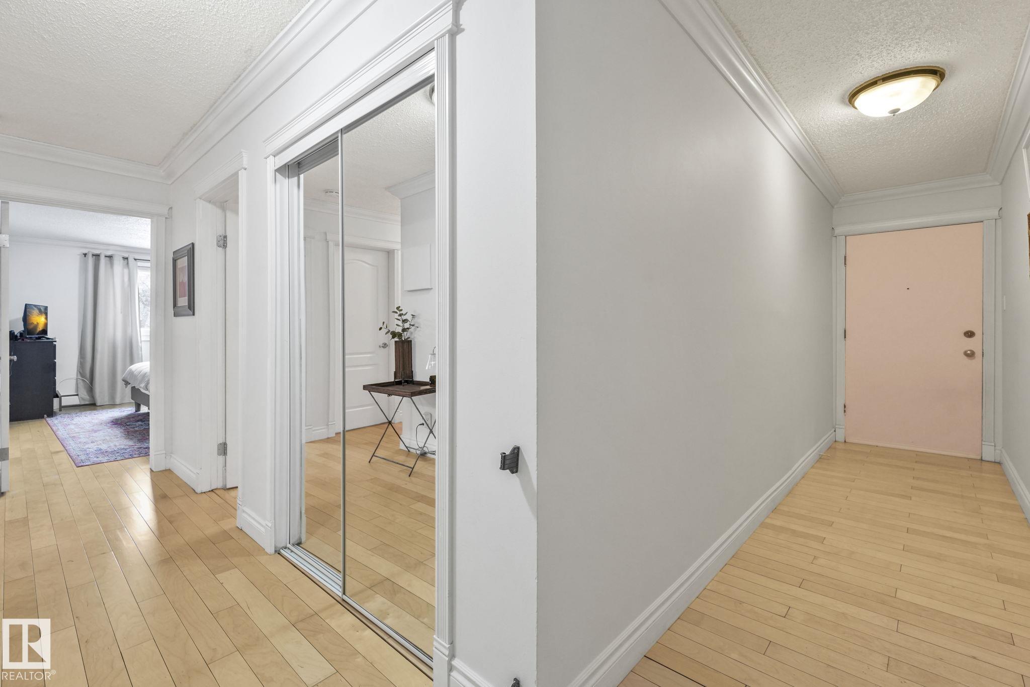 Photo 10 at 303 - 10165 113 Street NW, Wîhkwêntôwin, Edmonton