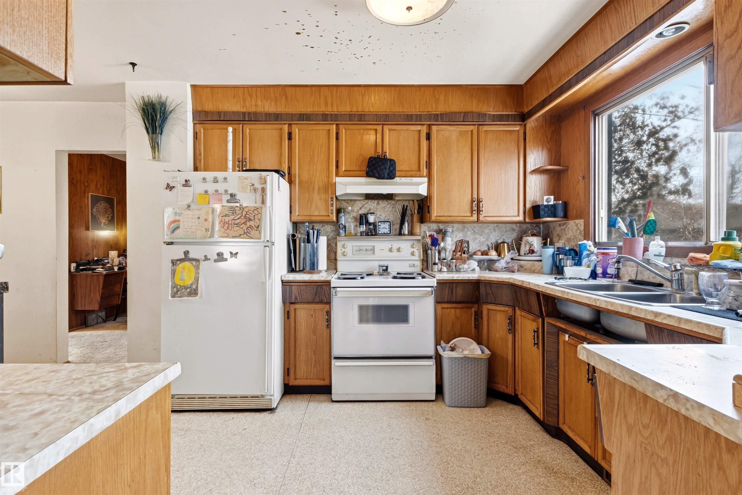 Photo 13 at 11712 43 Avenue NW, Royal Gardens, Edmonton