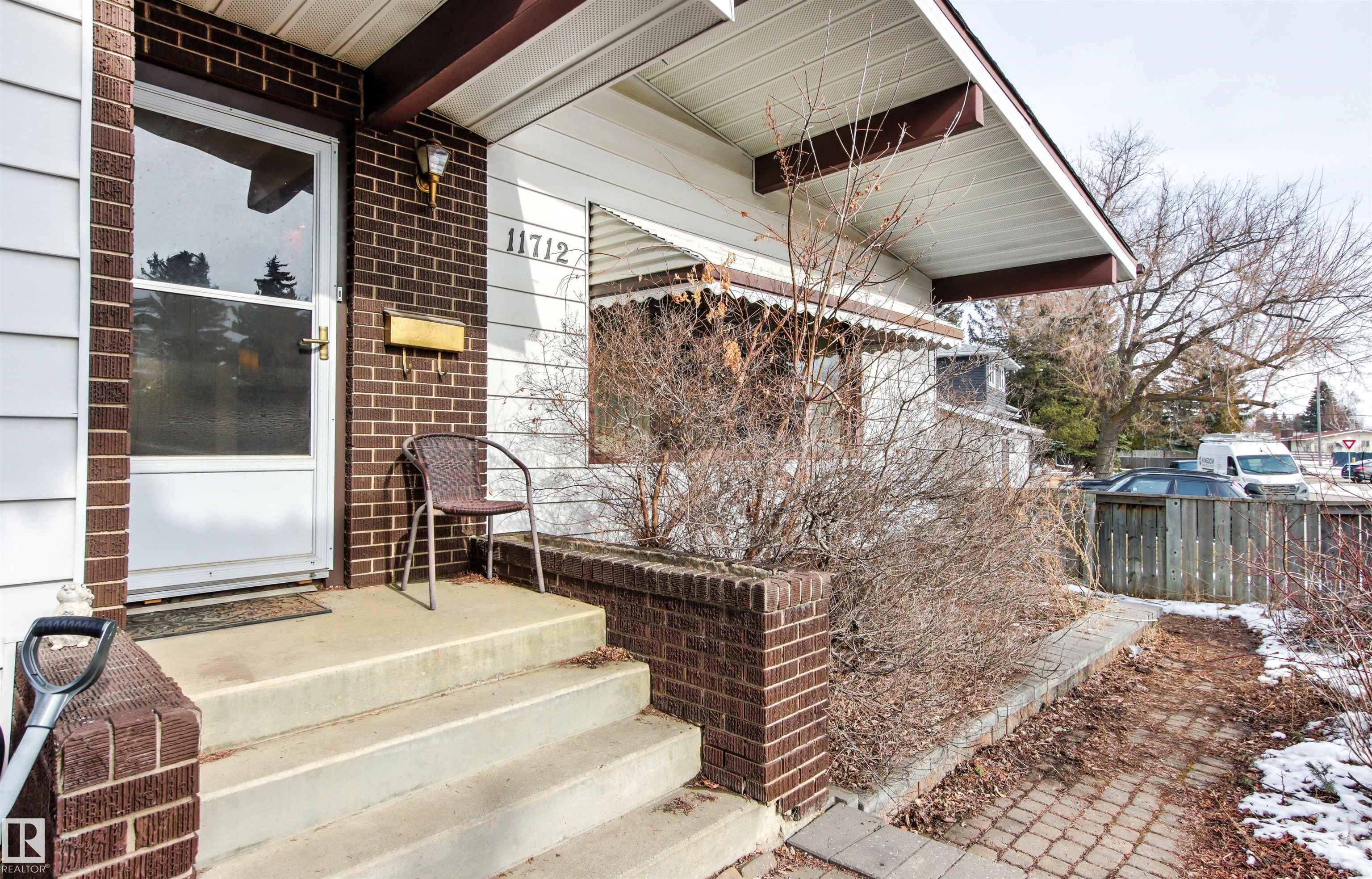 11712 43 Avenue NW, Royal Gardens, Edmonton