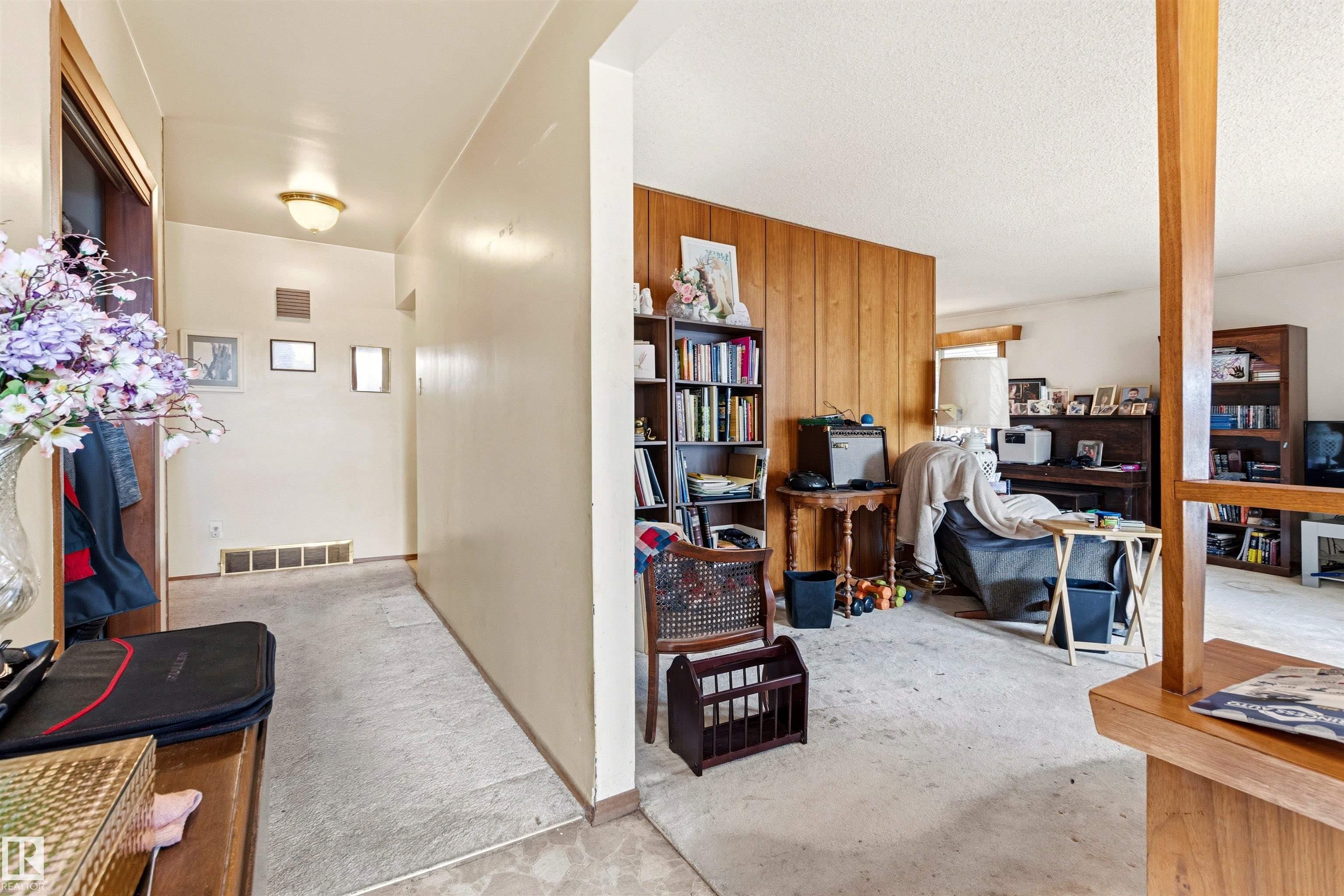 11712 43 Avenue NW, Royal Gardens, Edmonton