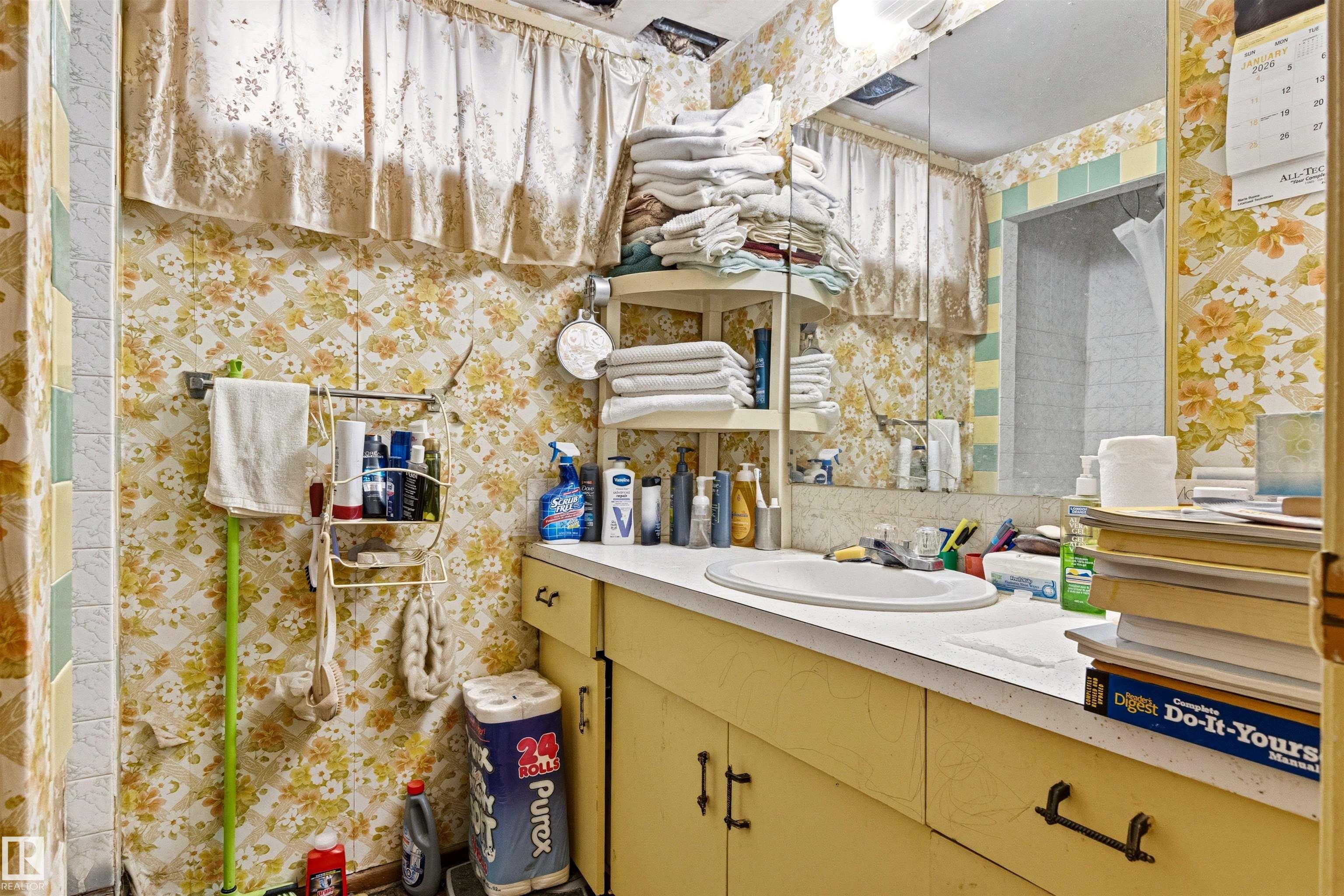 Photo 35 at 11712 43 Avenue NW, Royal Gardens, Edmonton