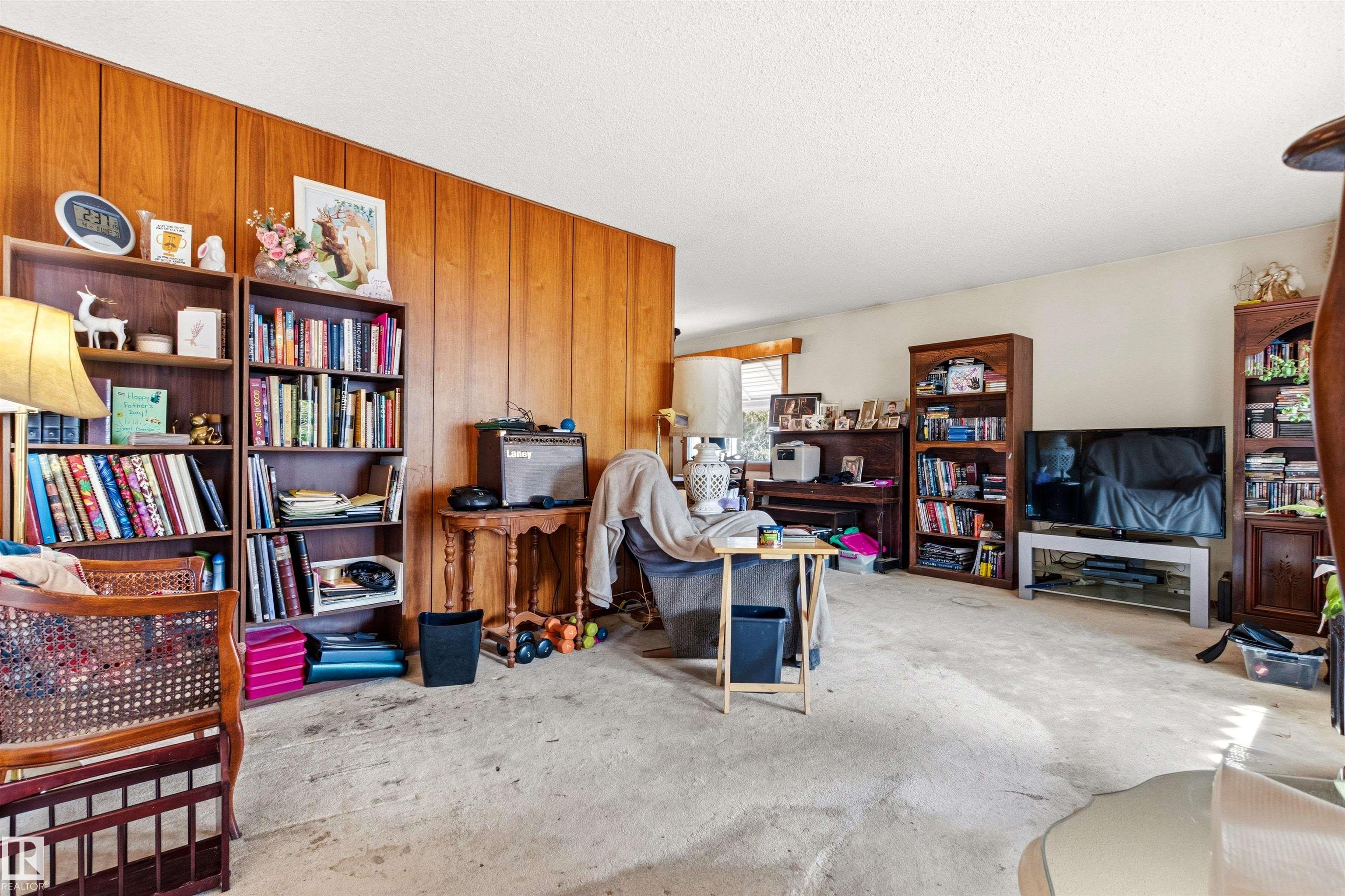 11712 43 Avenue NW, Royal Gardens, Edmonton