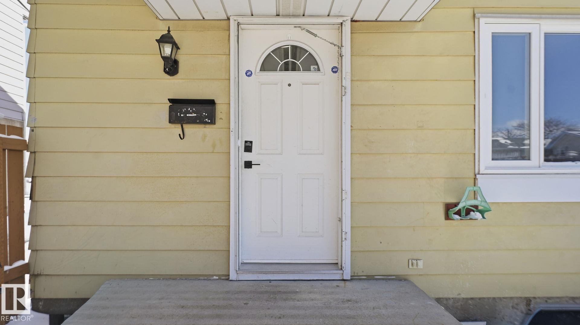 20C Callingwood Court NW, Callingwood North, Edmonton