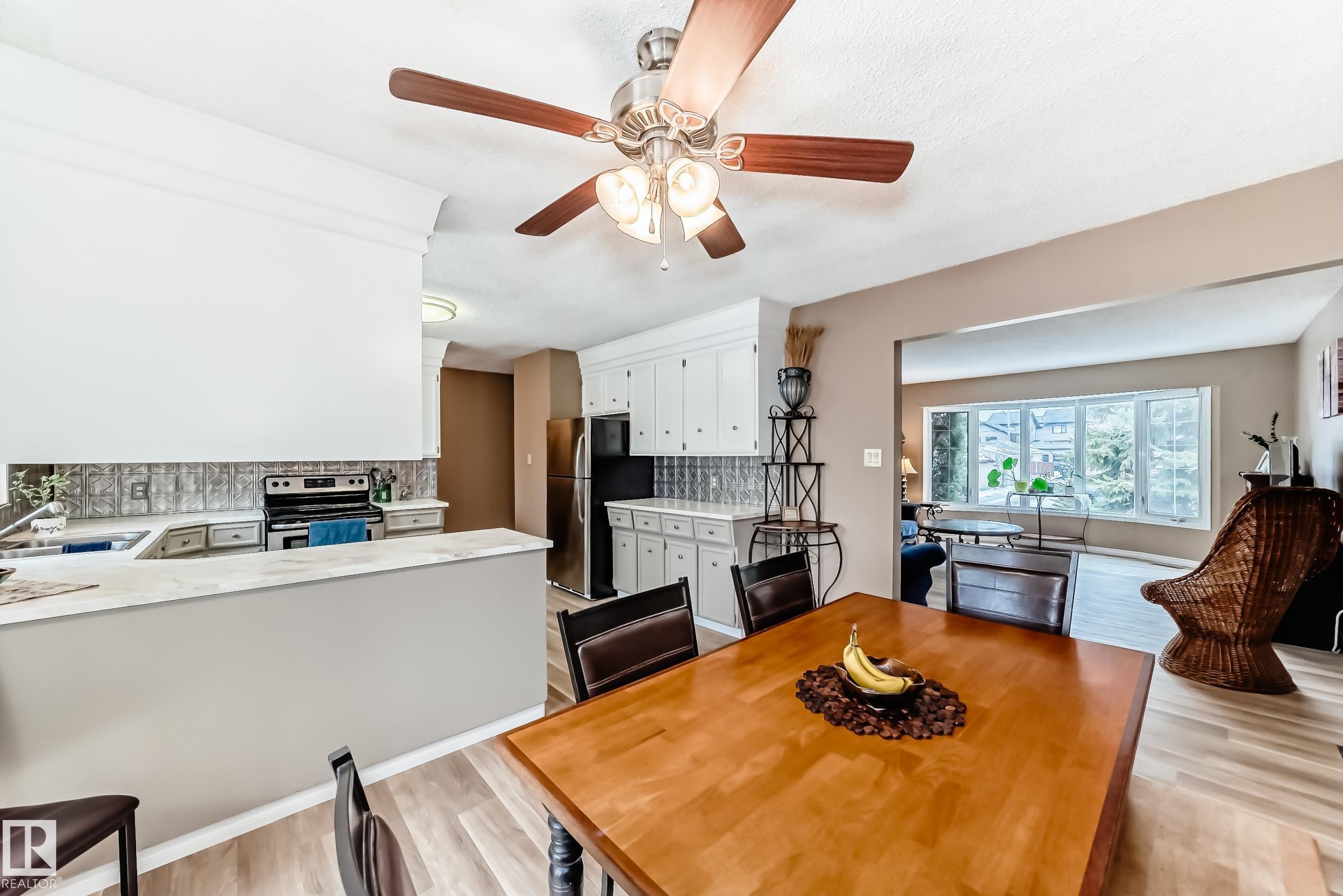 Photo 6 at 9813 152 Street NW, West Jasper Place, Edmonton