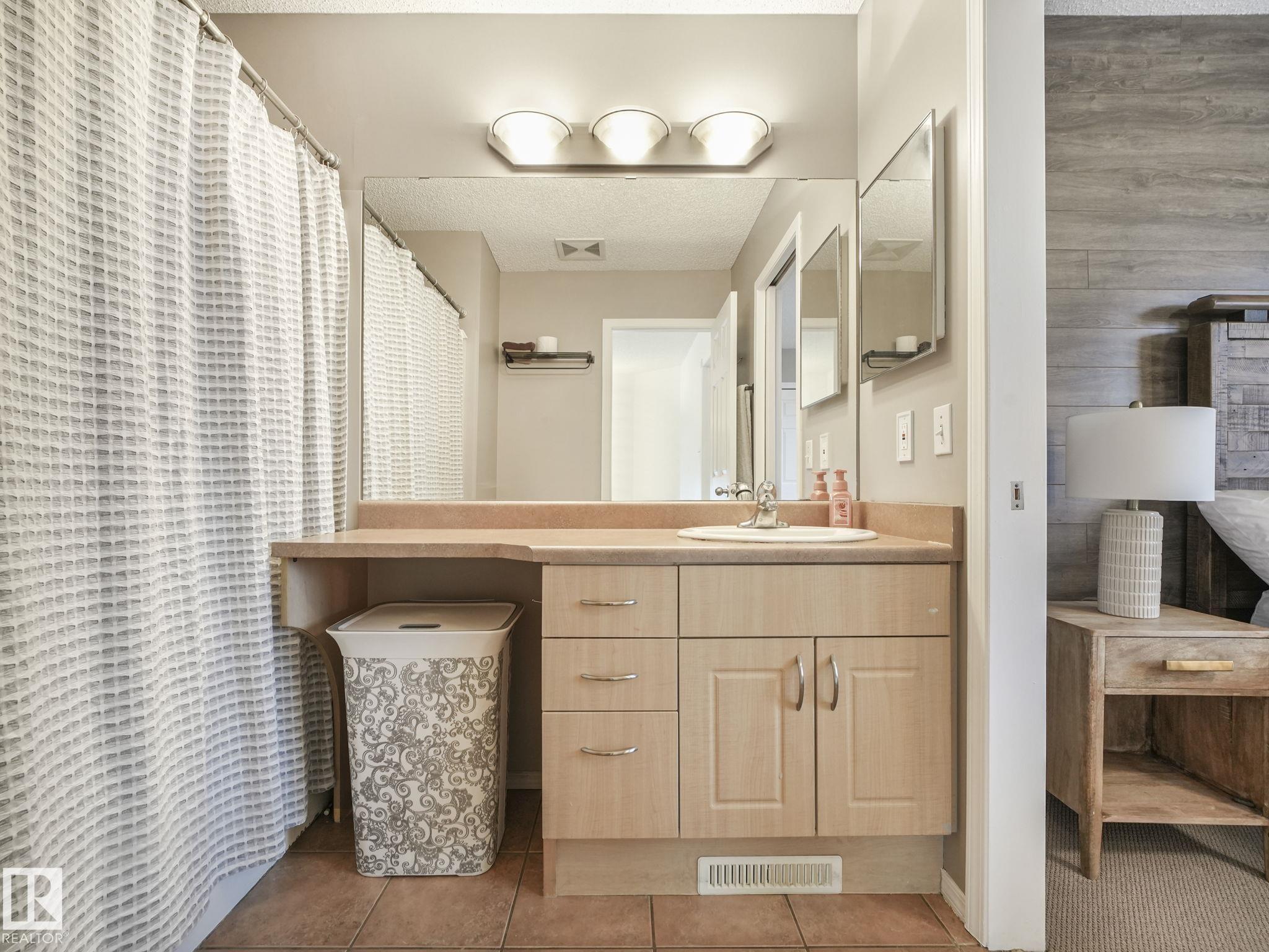 Photo 24 at 21360 88 Avenue NW, Suder Greens, Edmonton