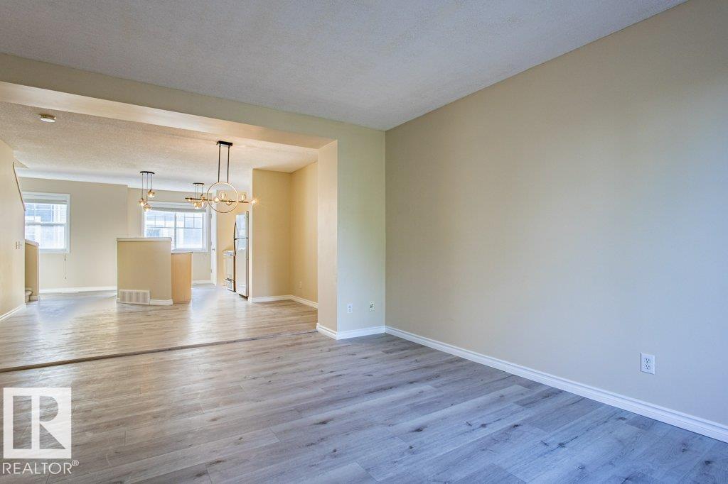 Photo 9 at 41 - 8304 11 Avenue SW, Summerside, Edmonton