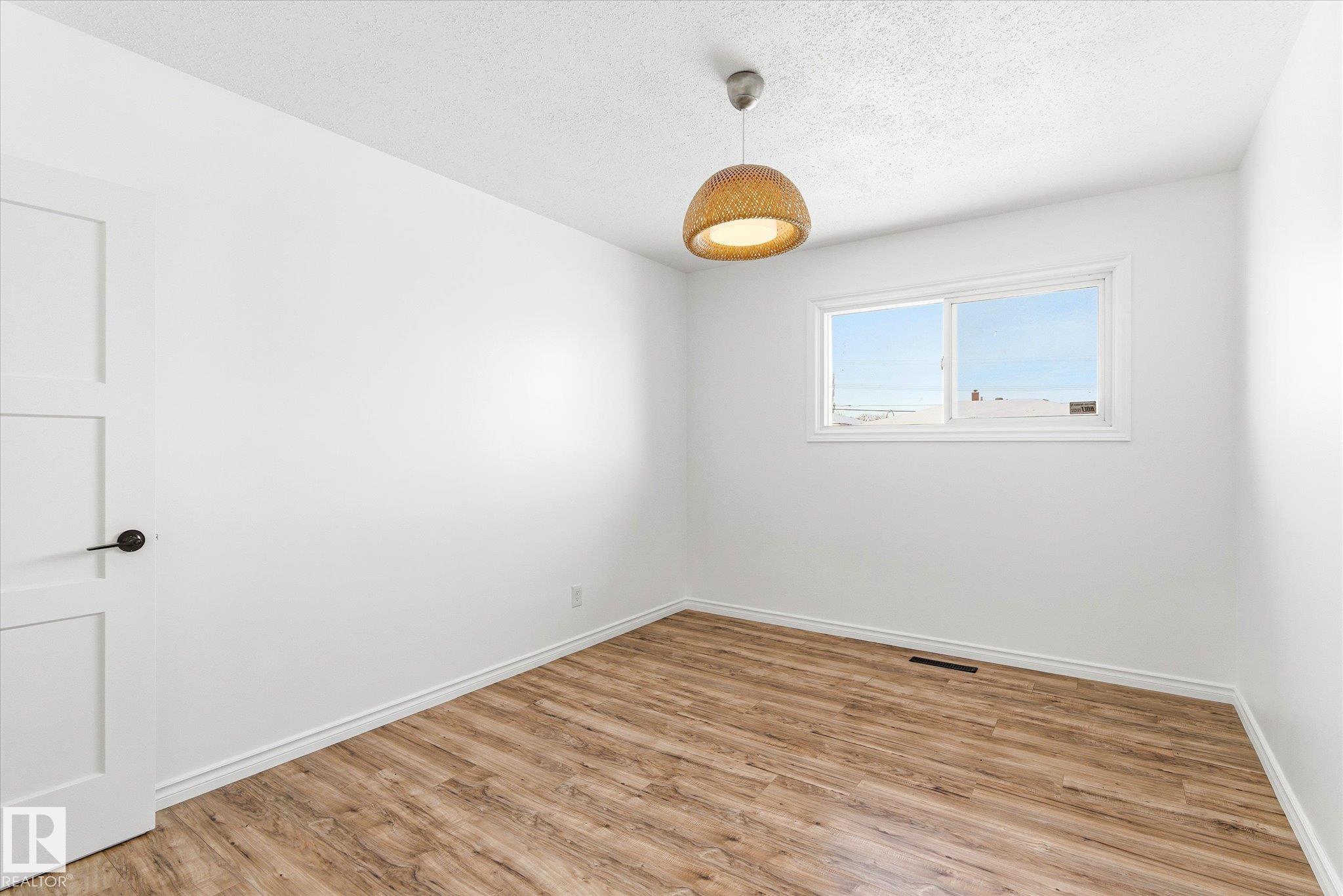 Photo 12 at 12823 81 Street NW, Balwin, Edmonton