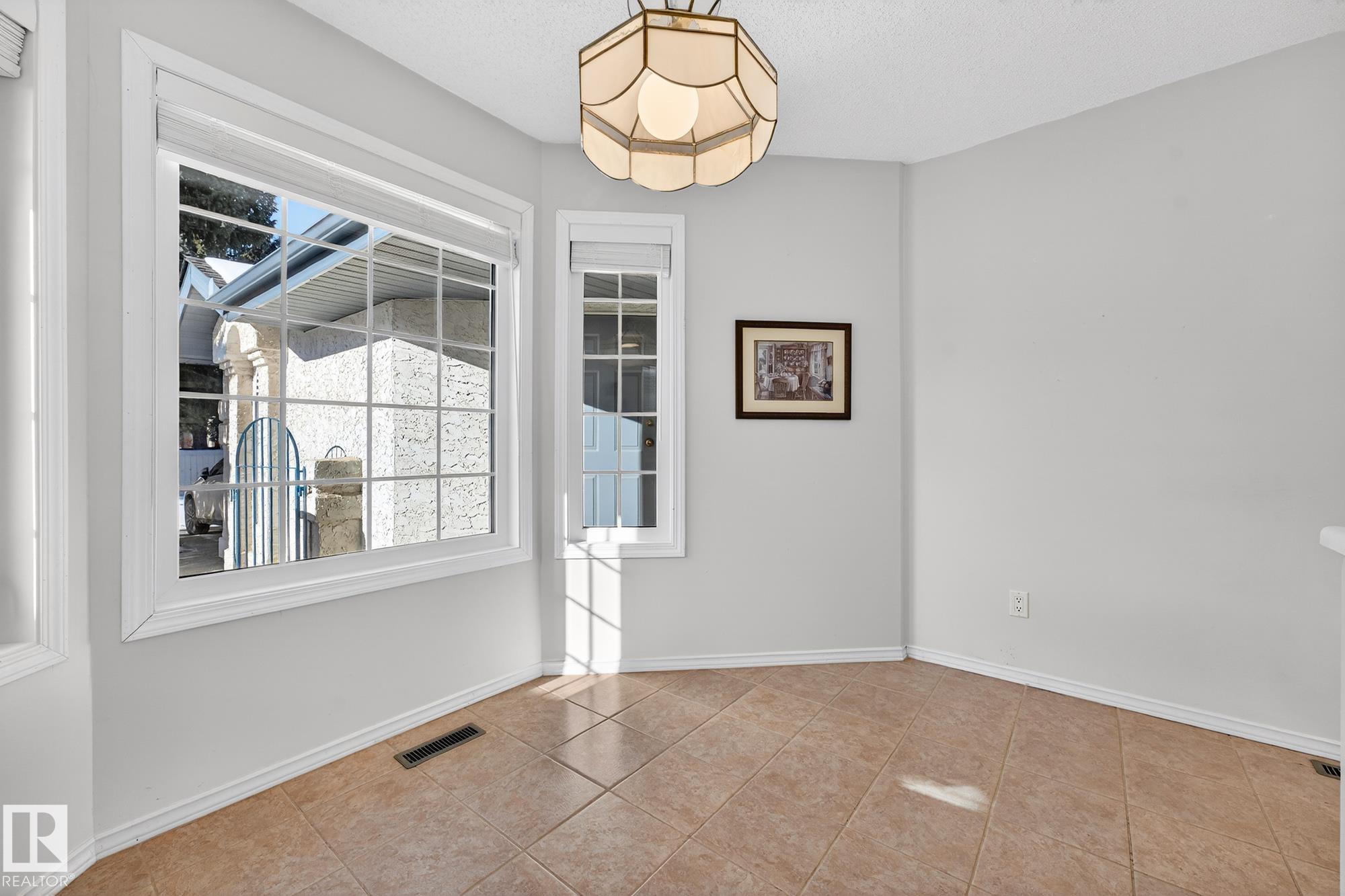 Photo 13 at 156 Oeming Road NW, Ogilvie Ridge, Edmonton