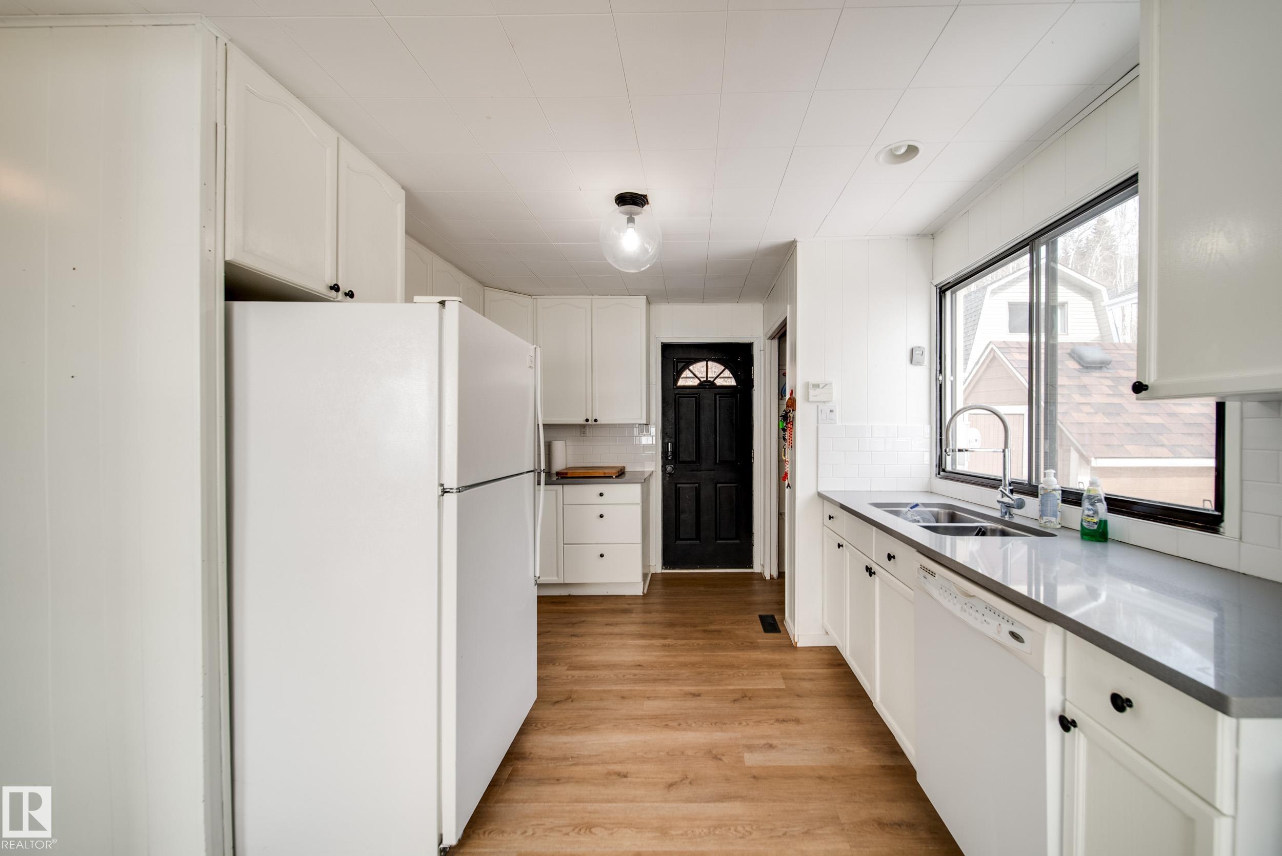 Photo 12 at 595 1 Avenue N, Seba Beach, Rural Parkland County