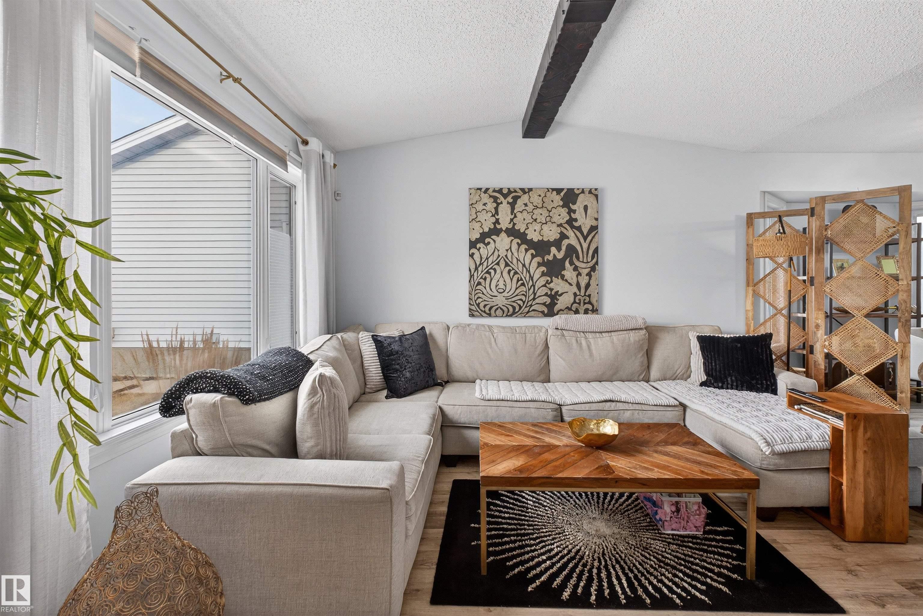 Photo 13 at 18939 78 Avenue NW, Lymburn, Edmonton