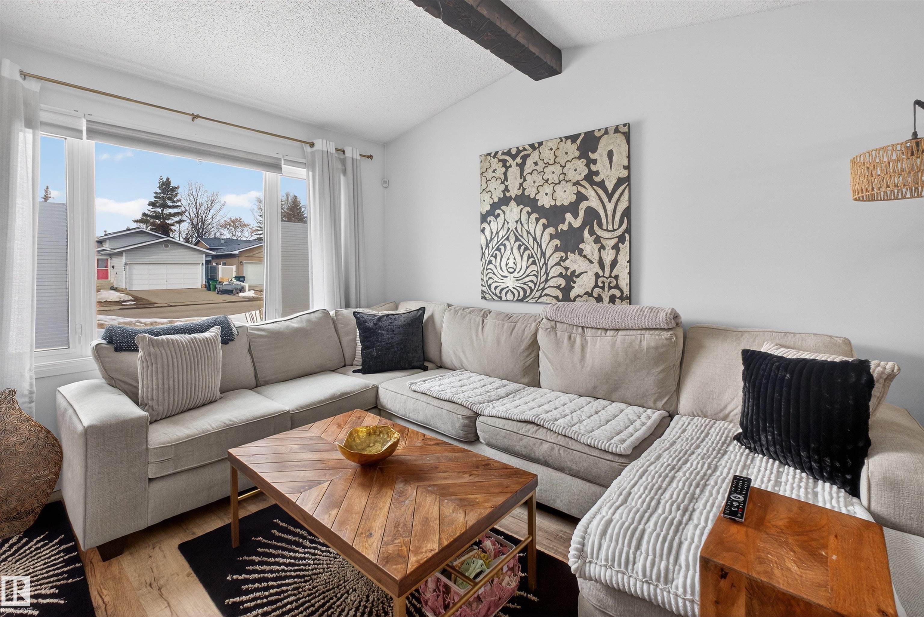 Photo 14 at 18939 78 Avenue NW, Lymburn, Edmonton