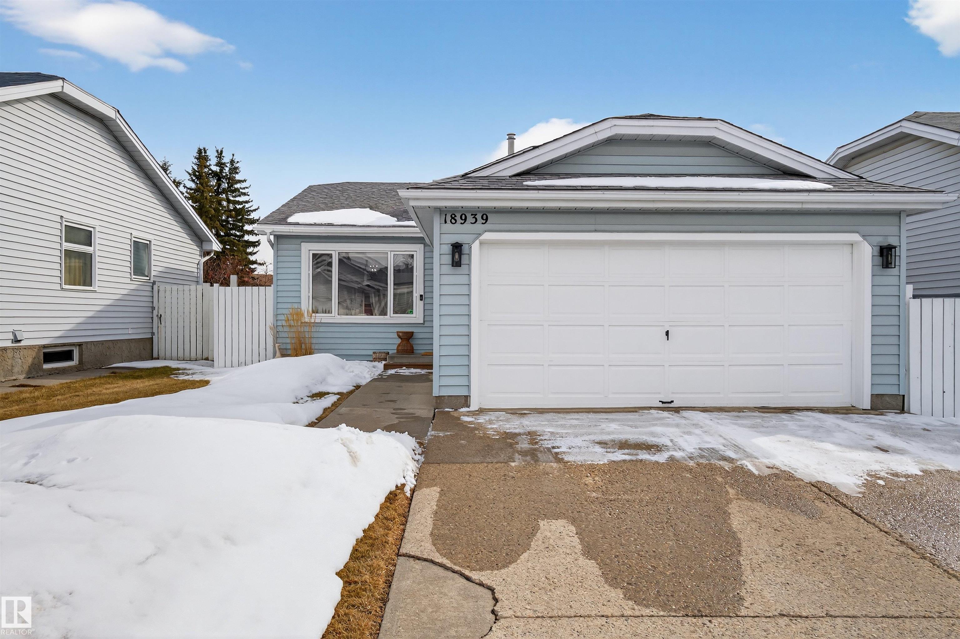 Photo 10 at 18939 78 Avenue NW, Lymburn, Edmonton