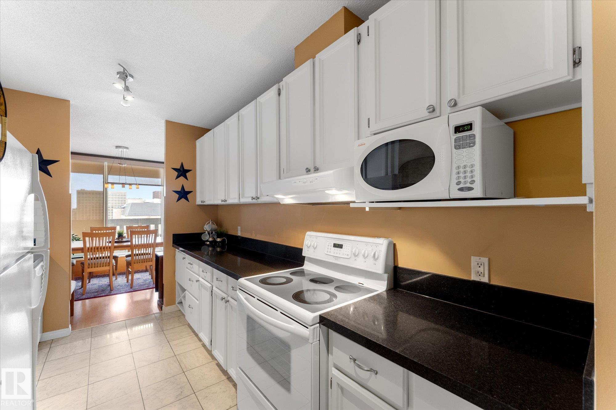 Photo 11 at 1105 - 9809 110 Street NW, Wîhkwêntôwin, Edmonton