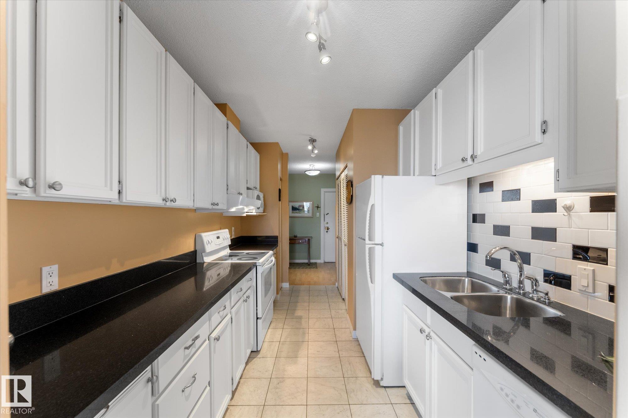 Photo 13 at 1105 - 9809 110 Street NW, Wîhkwêntôwin, Edmonton