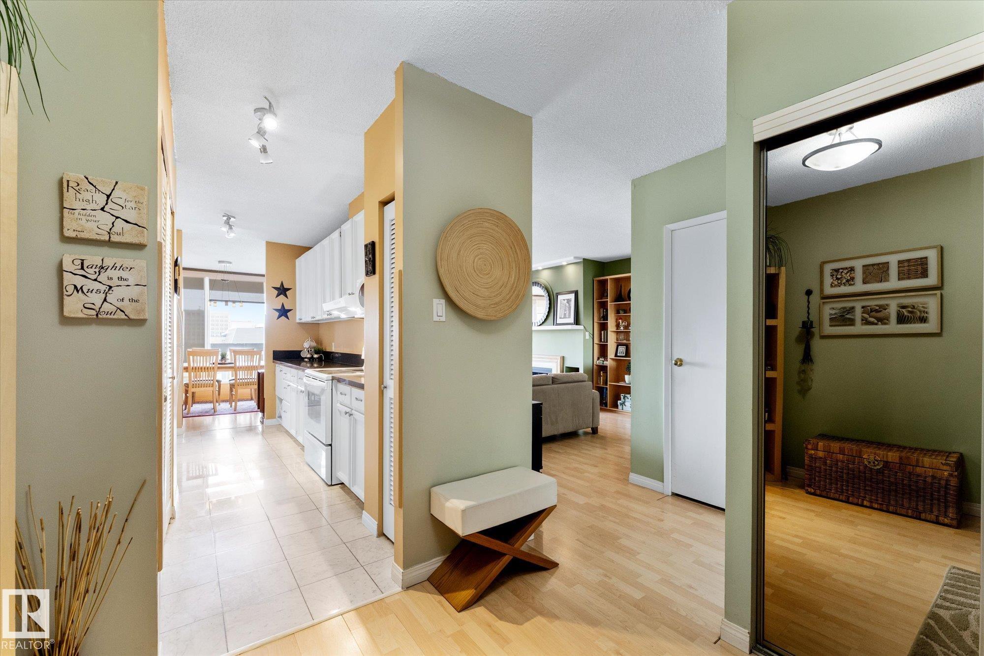 Photo 10 at 1105 - 9809 110 Street NW, Wîhkwêntôwin, Edmonton