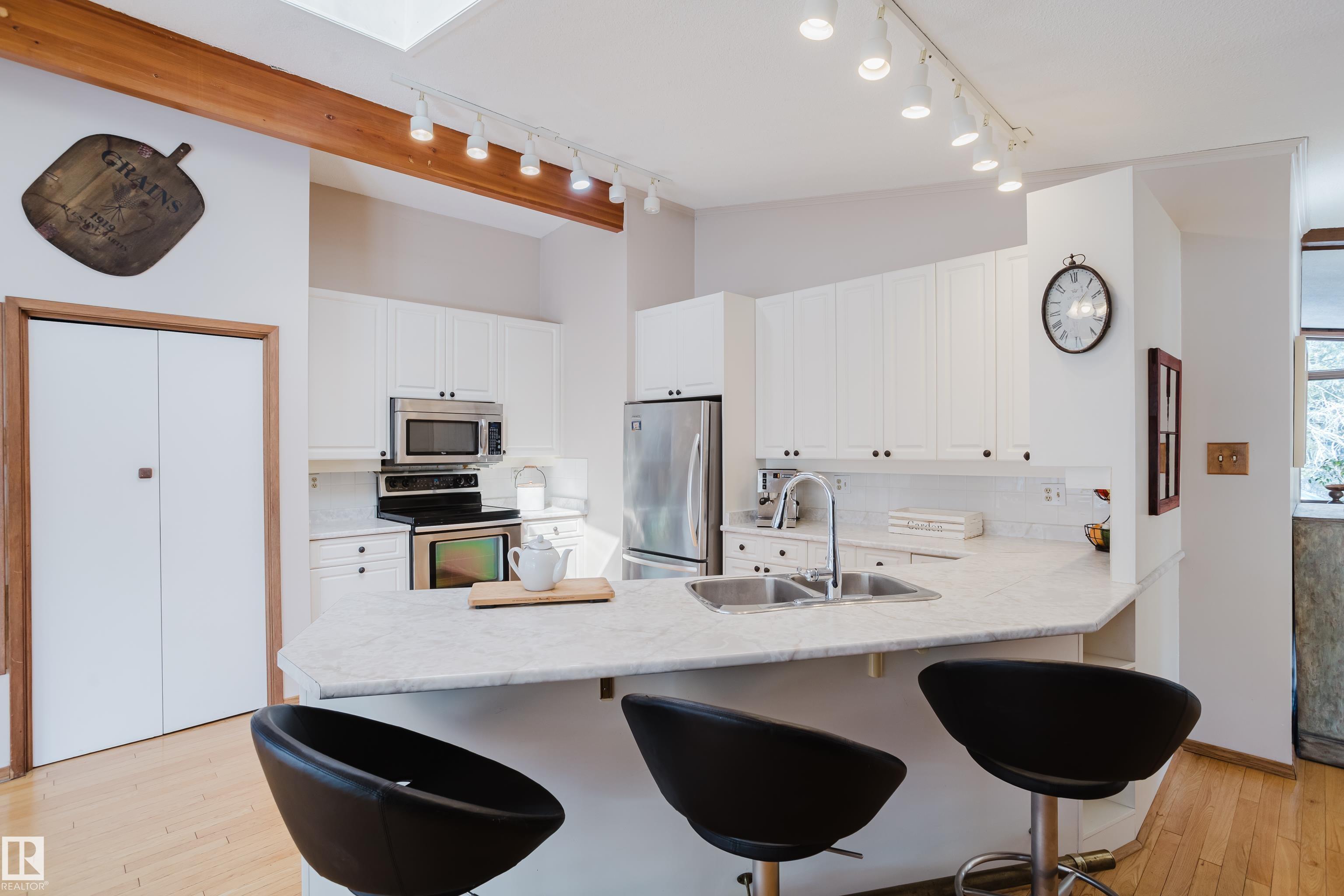 Photo 13 at 4212 Aspen Drive E NW, Aspen Gardens, Edmonton