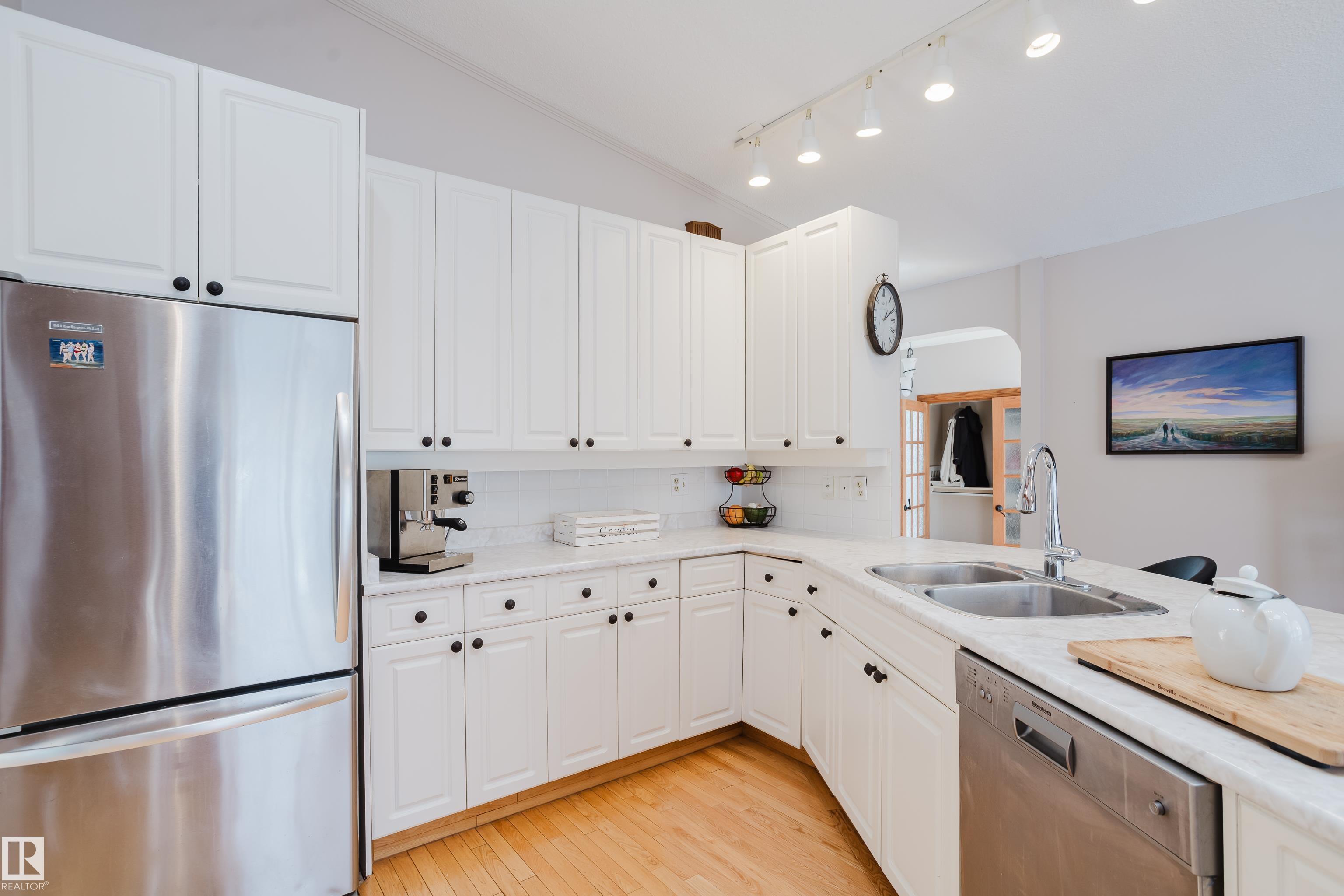 Photo 14 at 4212 Aspen Drive E NW, Aspen Gardens, Edmonton