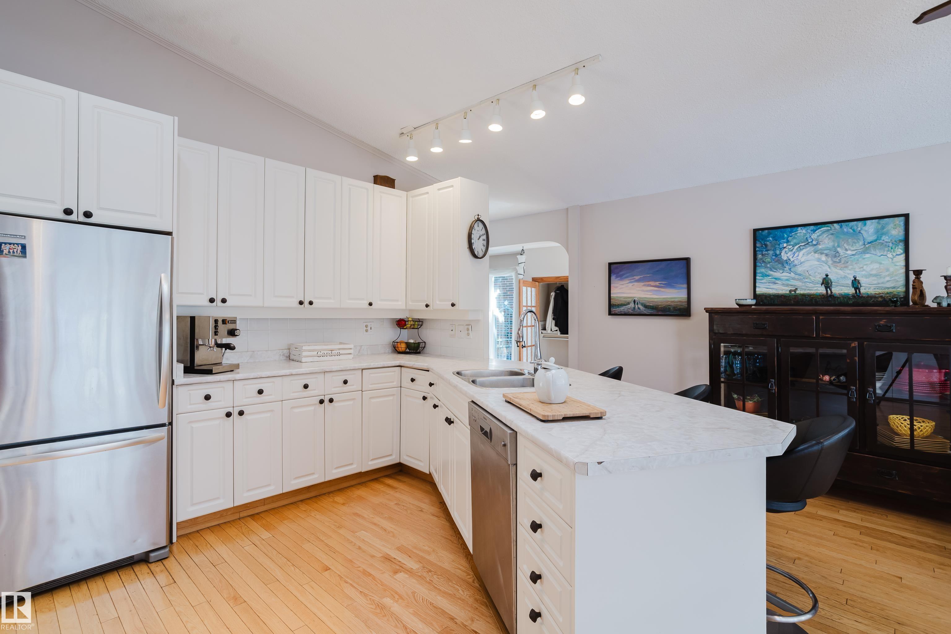 Photo 15 at 4212 Aspen Drive E NW, Aspen Gardens, Edmonton