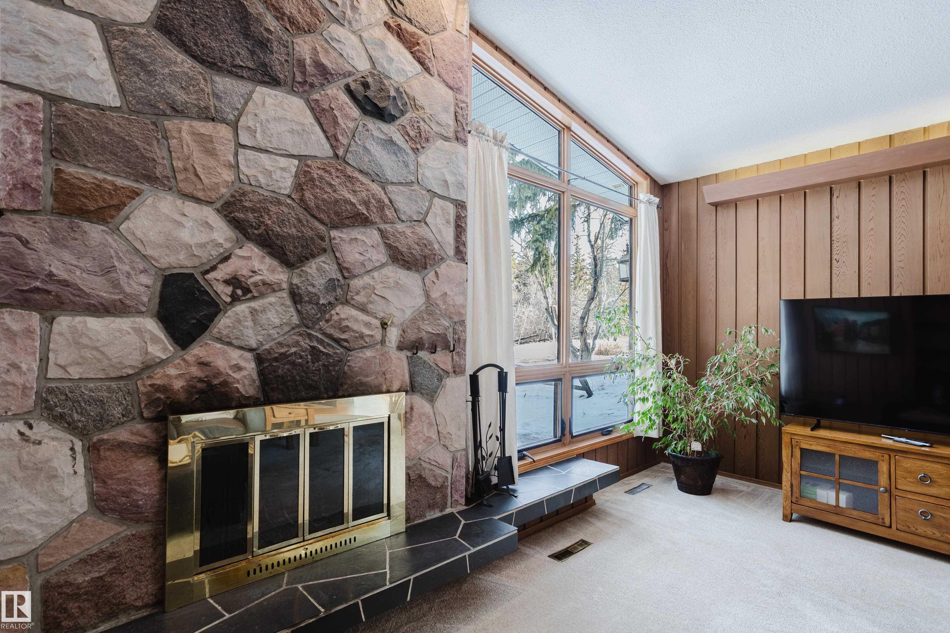 Photo 10 at 4212 Aspen Drive E NW, Aspen Gardens, Edmonton