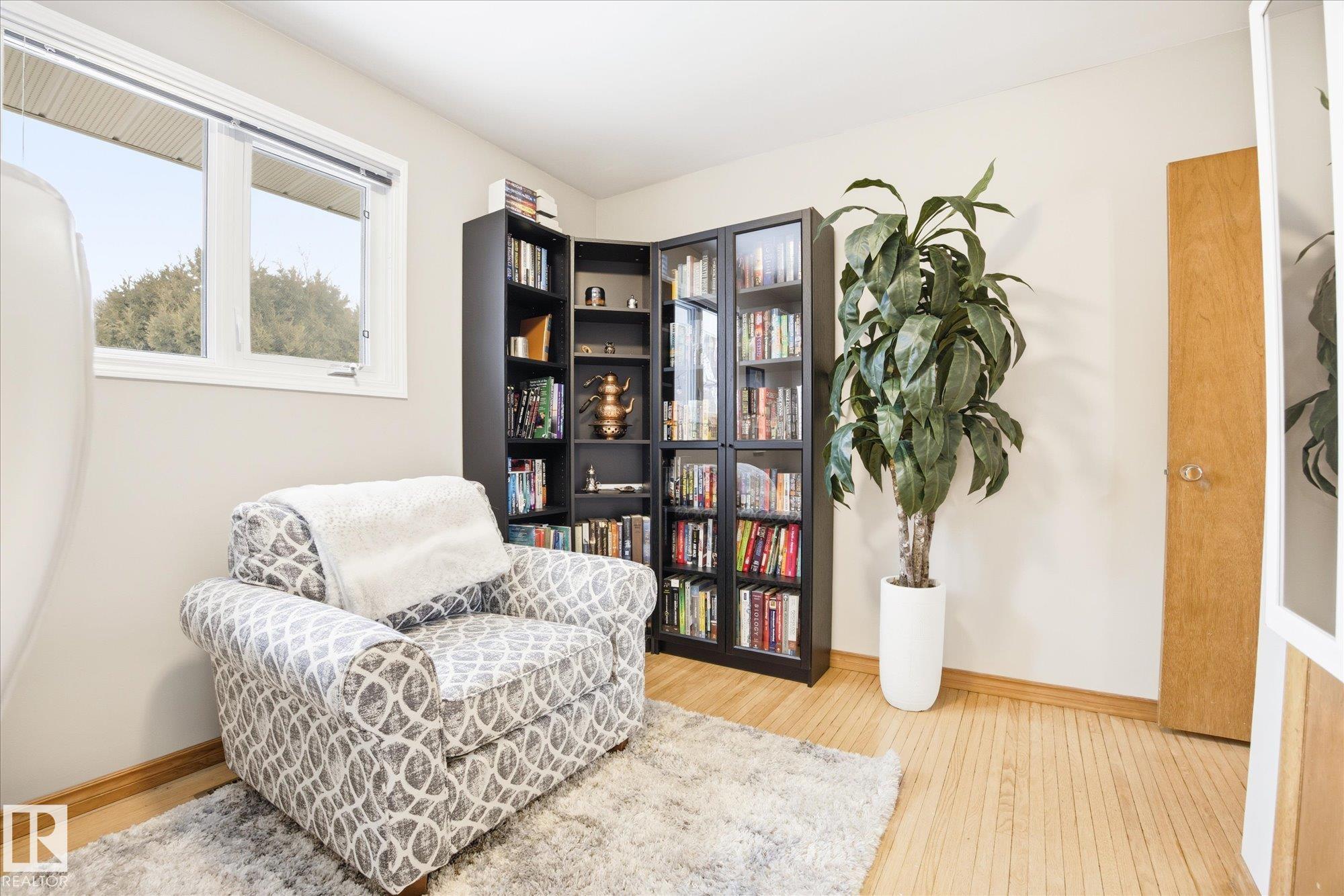 Photo 12 at 10222 73 Street NW, Terrace Heights, Edmonton