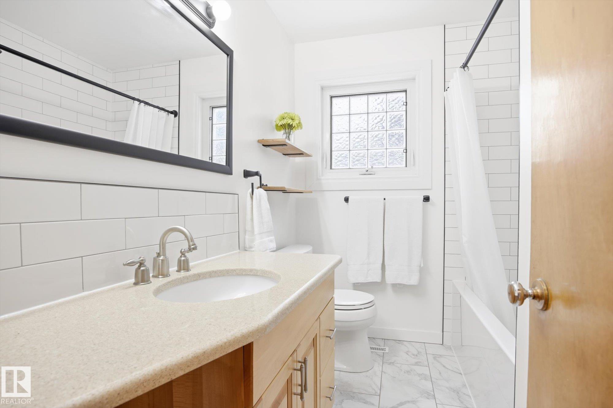 Photo 19 at 10222 73 Street NW, Terrace Heights, Edmonton