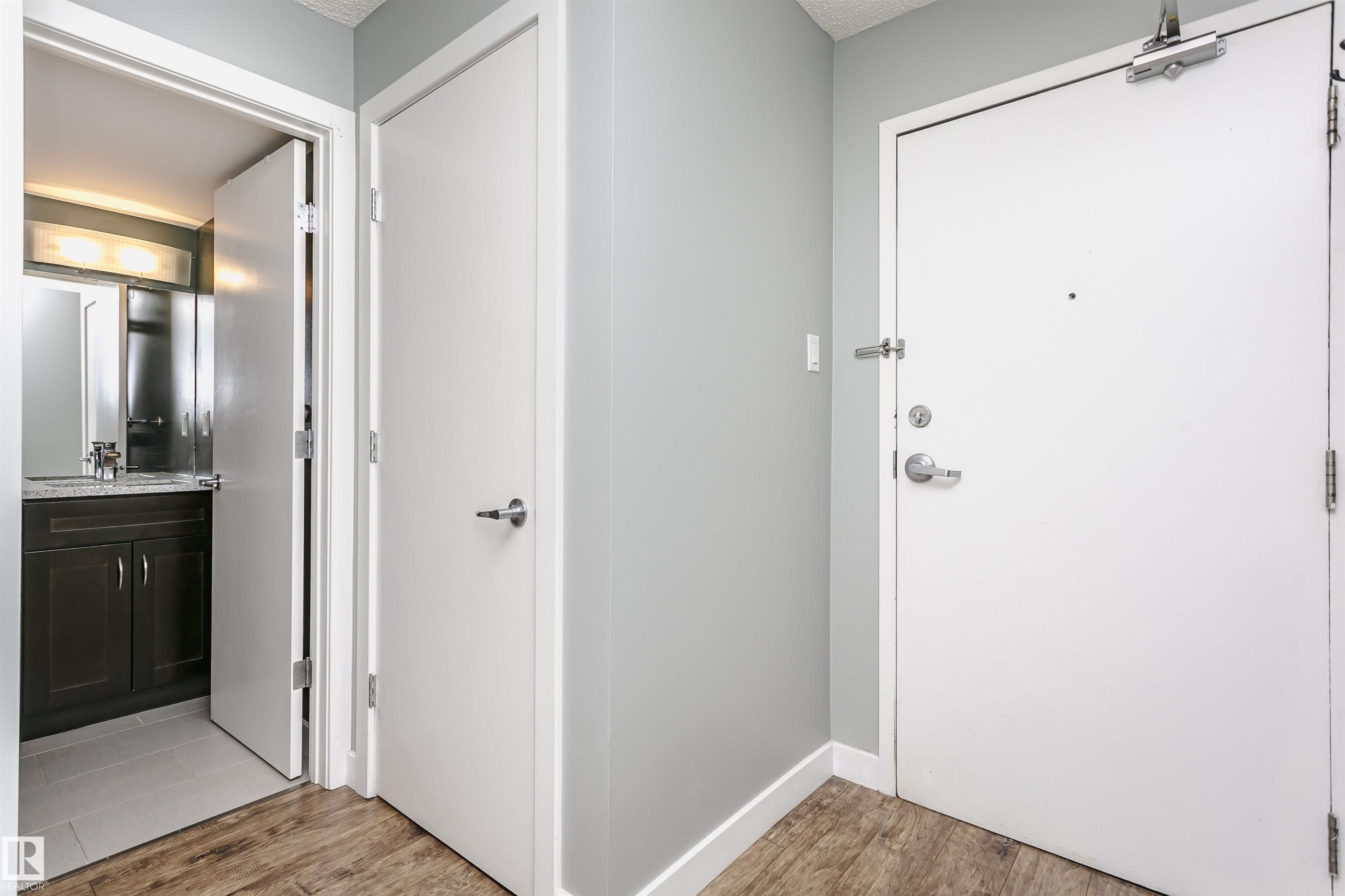 704 - 9715 110 Street NW, Wîhkwêntôwin, Edmonton