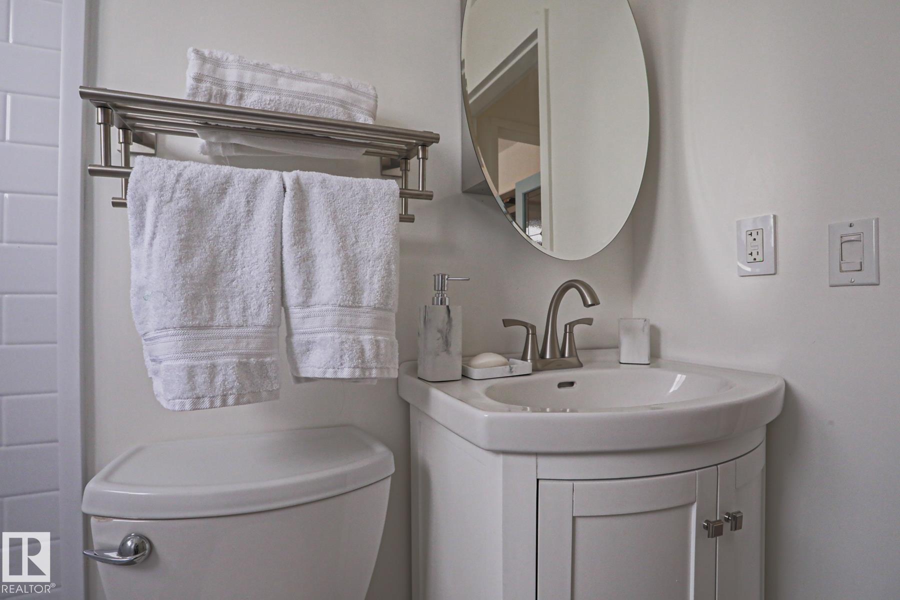 Photo 16 at 13520 124a Avenue NW, Dovercourt, Edmonton