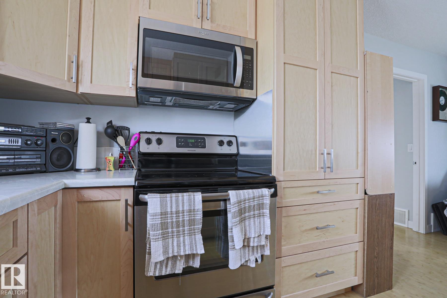 Photo 36 at 13520 124a Avenue NW, Dovercourt, Edmonton