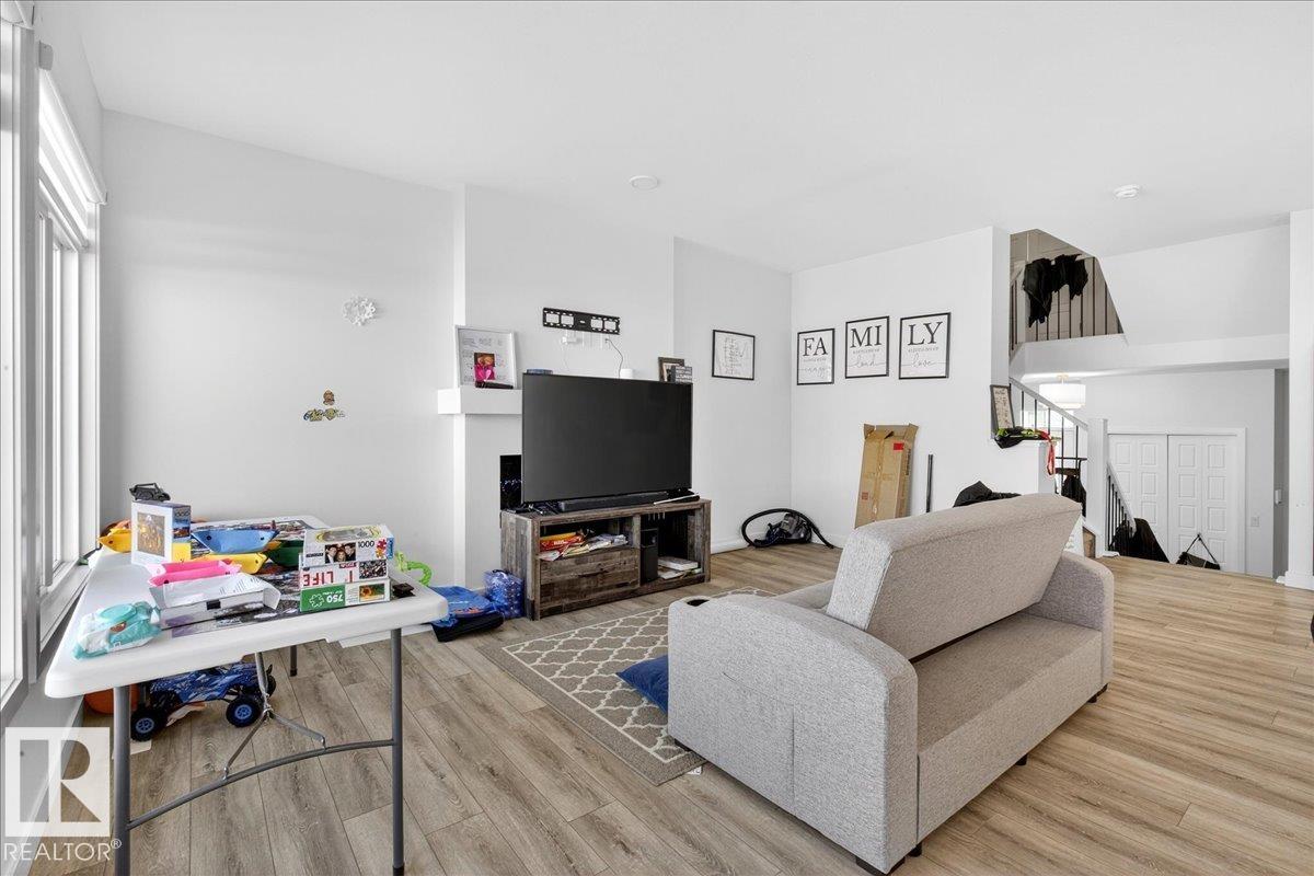 Photo 19 at 3780 Erlanger Drive NW, Edgemont, Edmonton